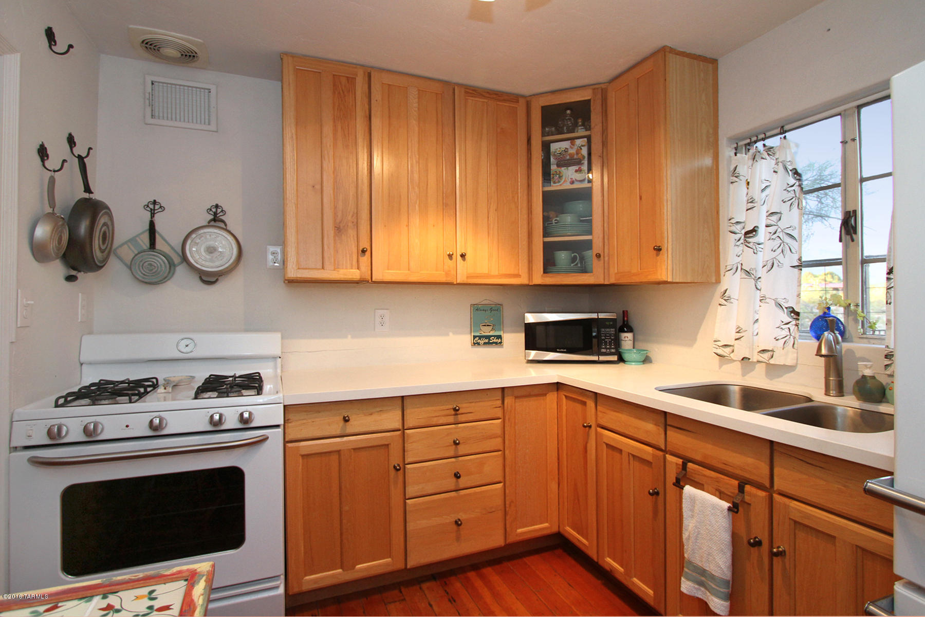 204 W Genematas Drive
