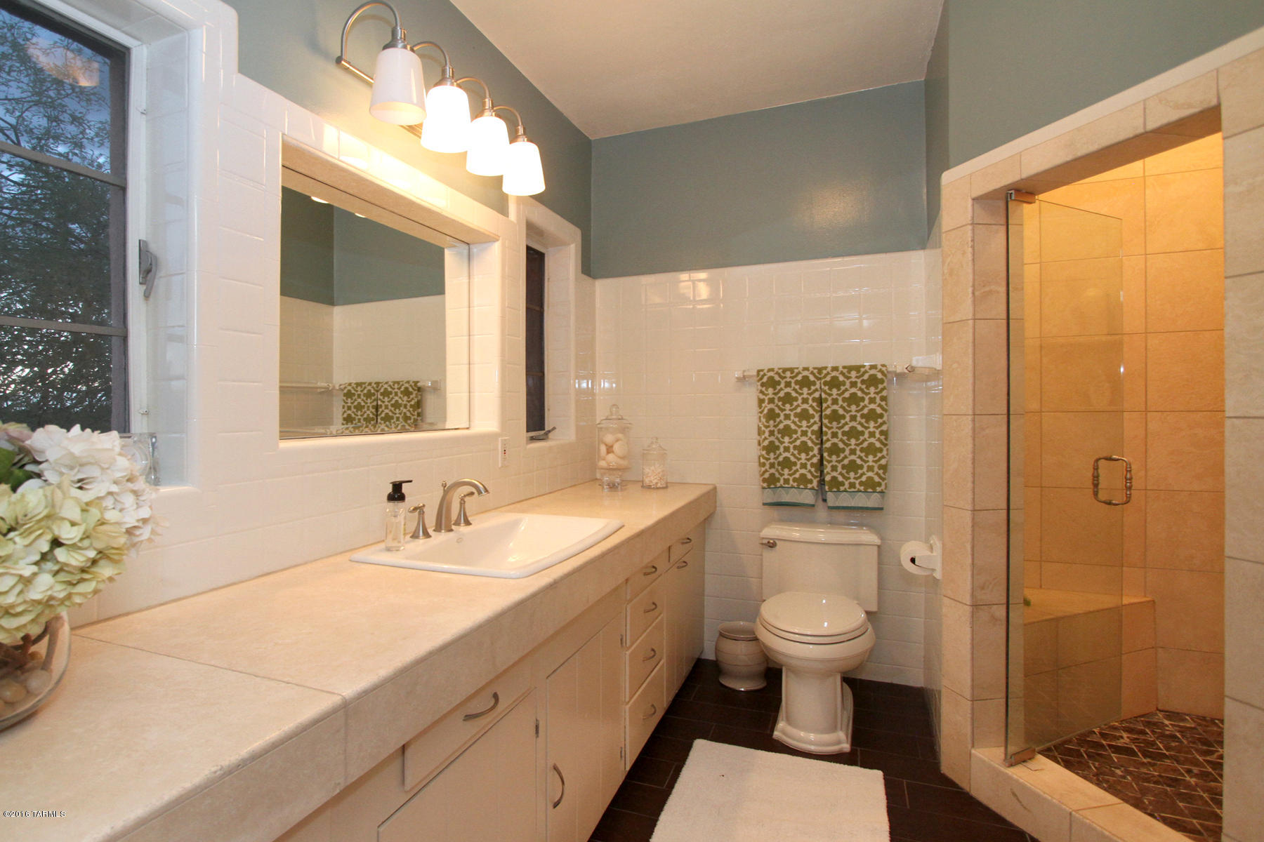 204 W Genematas Drive
