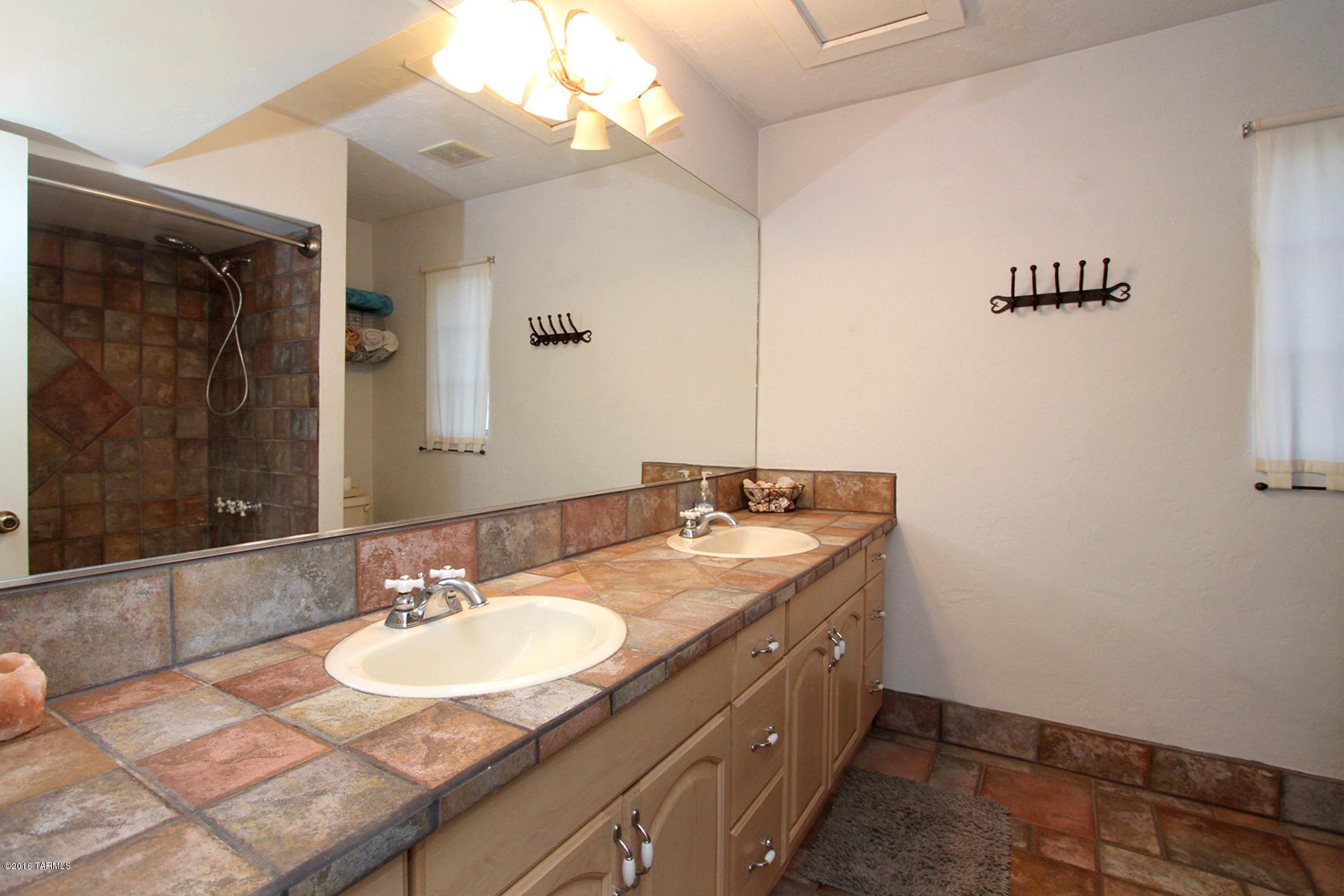 204 W Genematas Drive