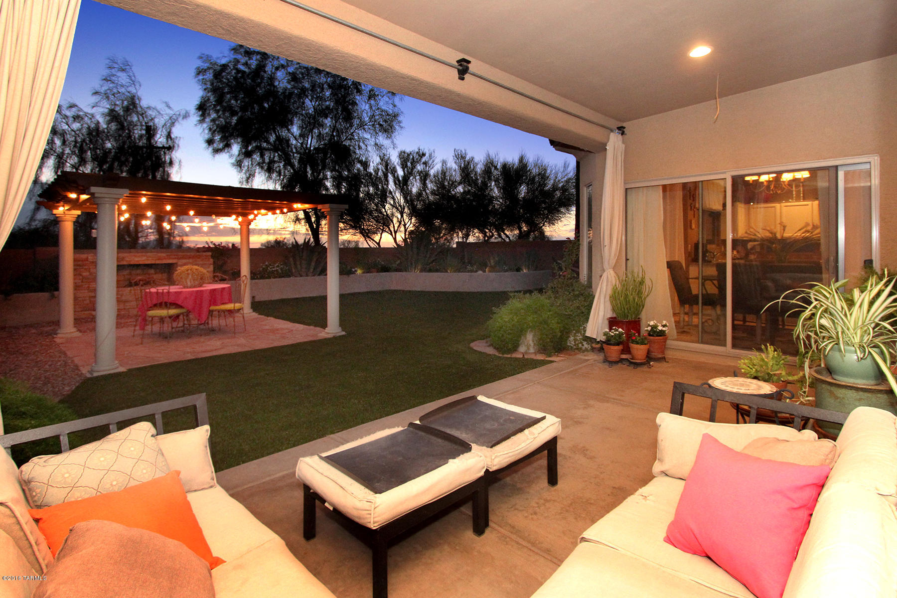 6195 N Corte San Bella