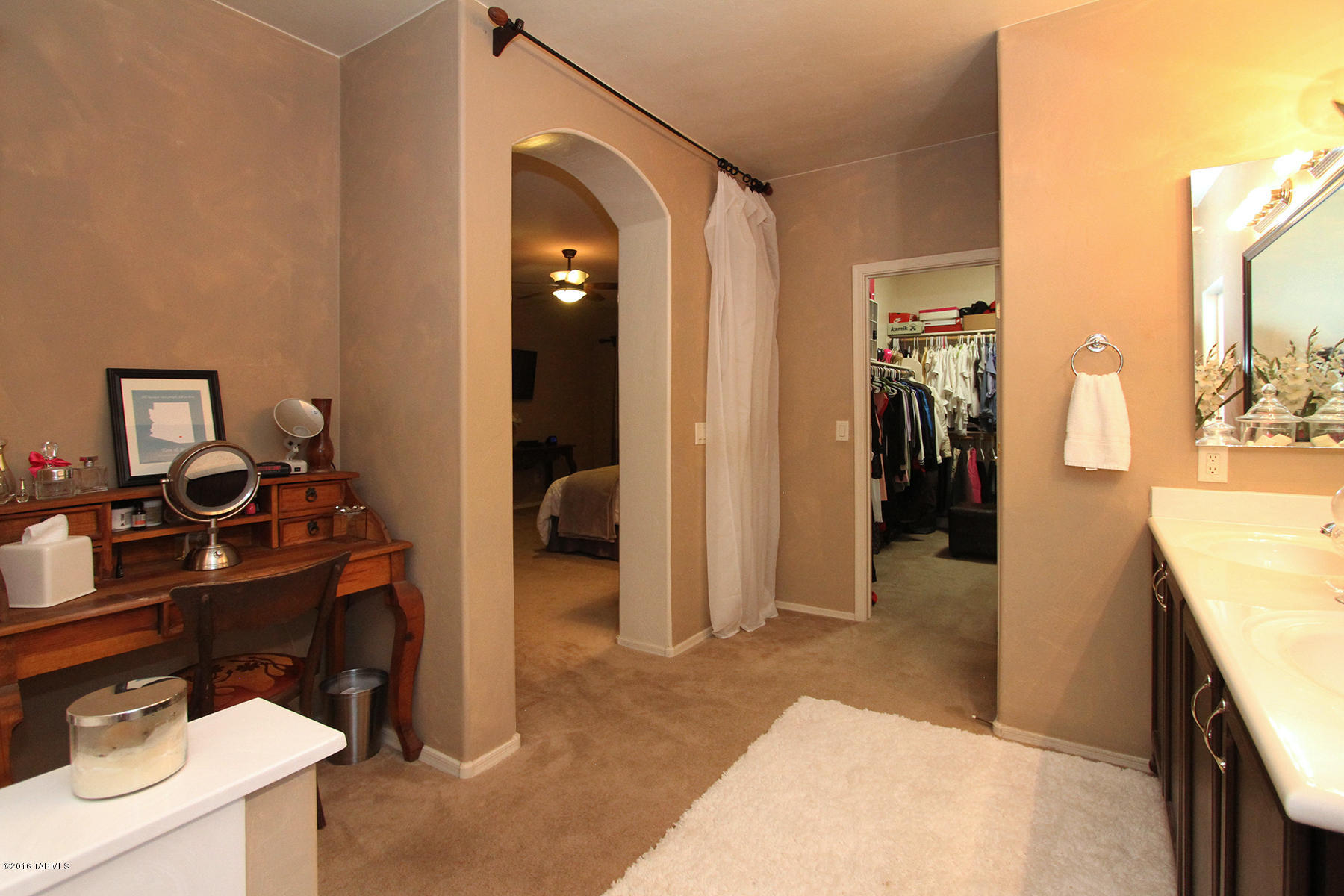 6195 N Corte San Bella