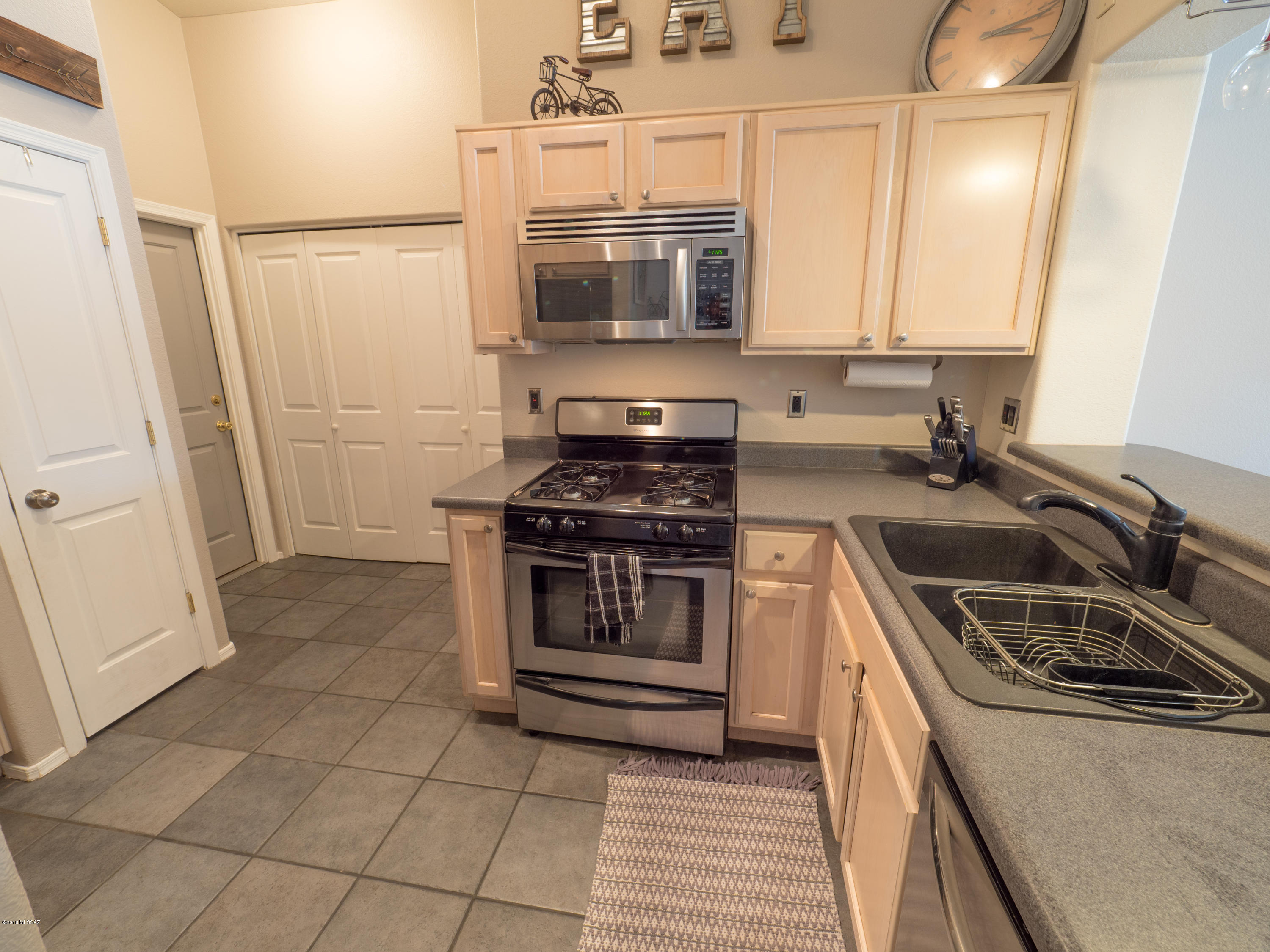 5553 W Guild Springs Street