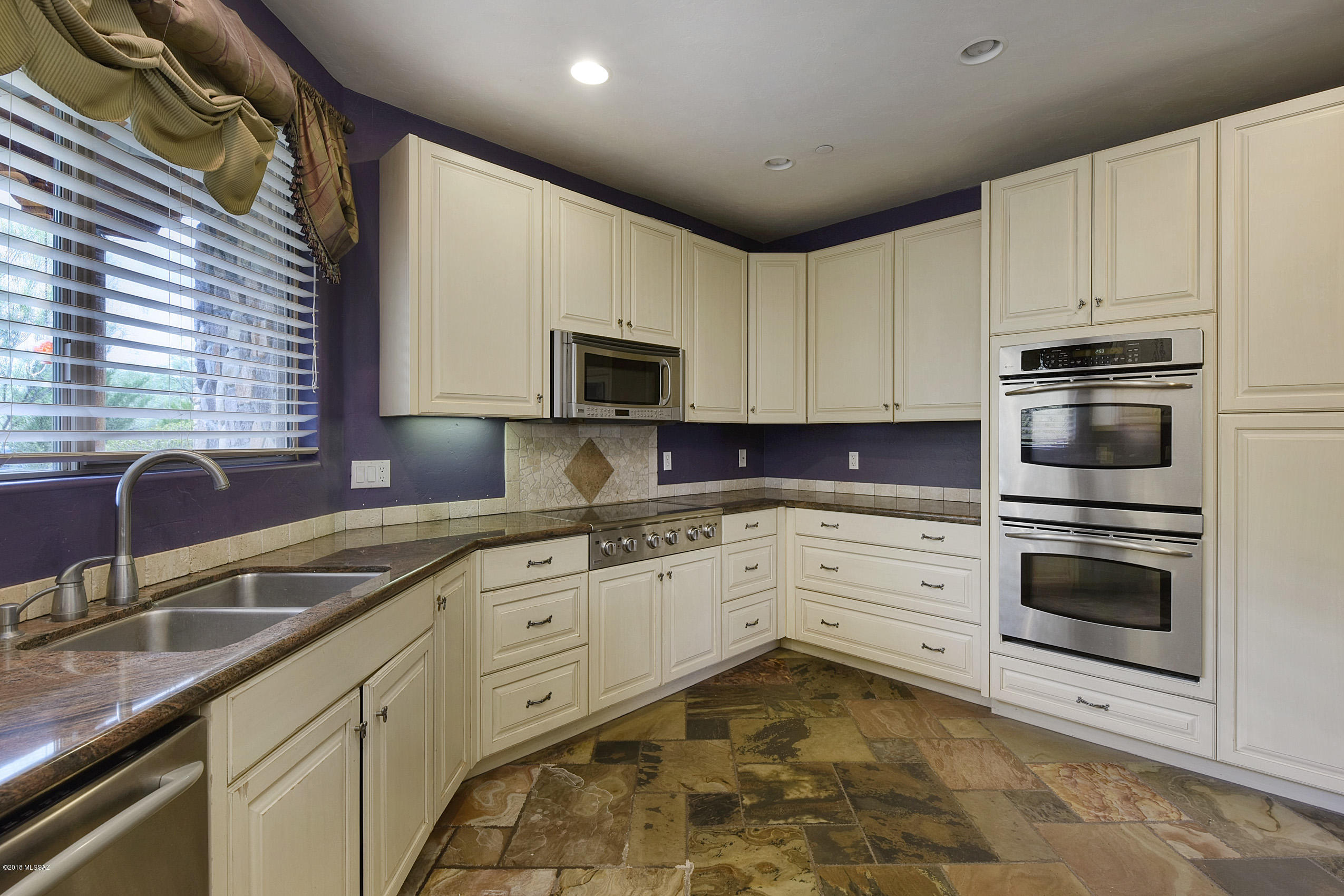 14255 N Lago Del Oro Parkway