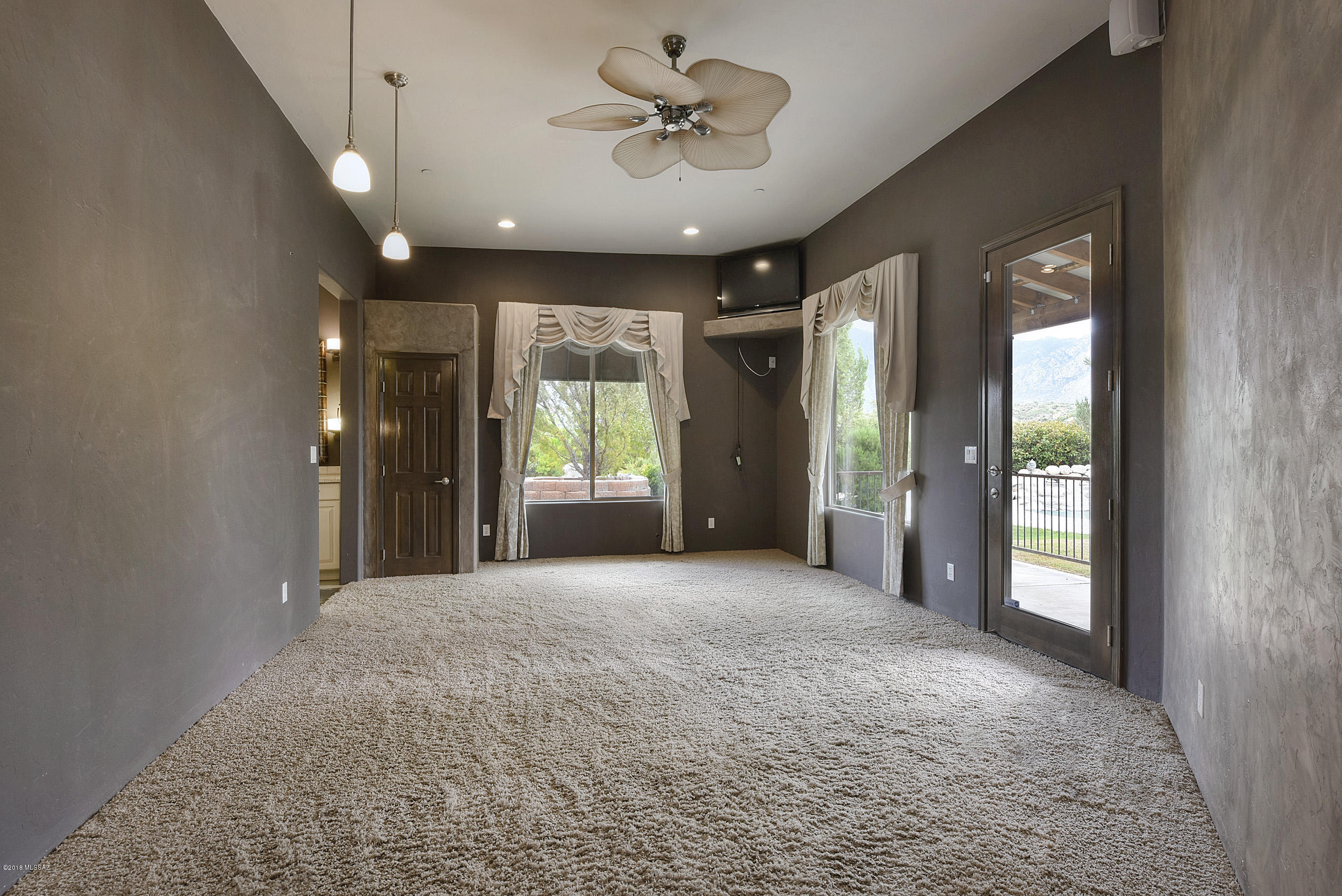 14255 N Lago Del Oro Parkway