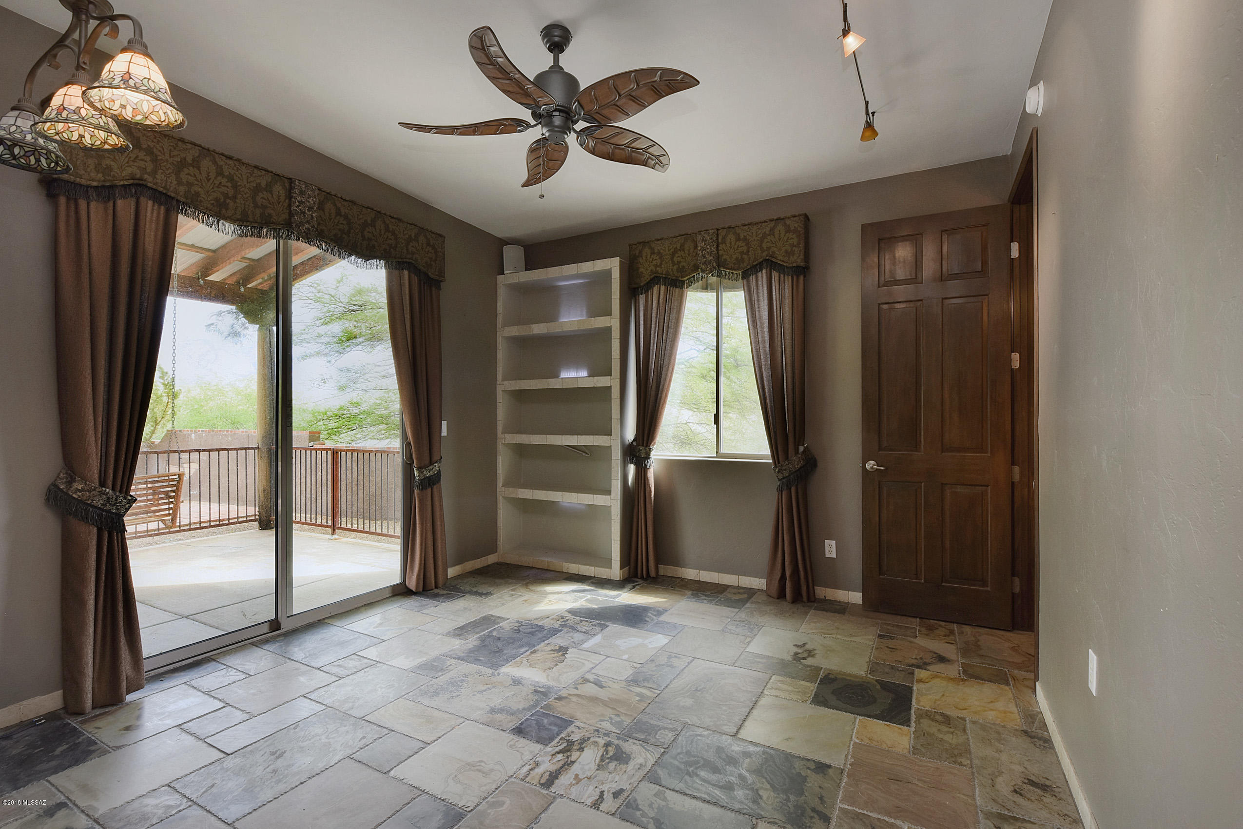 14255 N Lago Del Oro Parkway