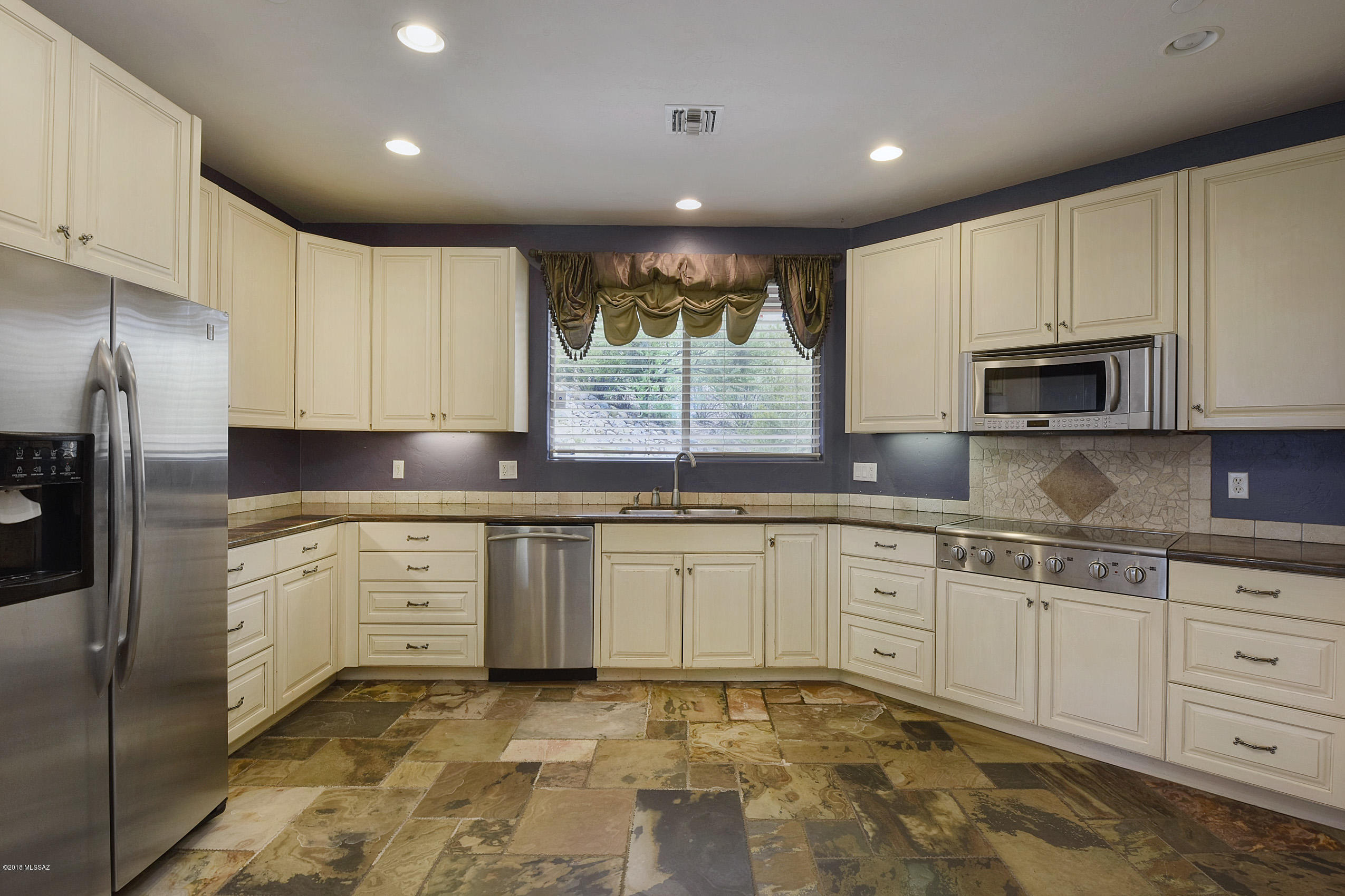14255 N Lago Del Oro Parkway