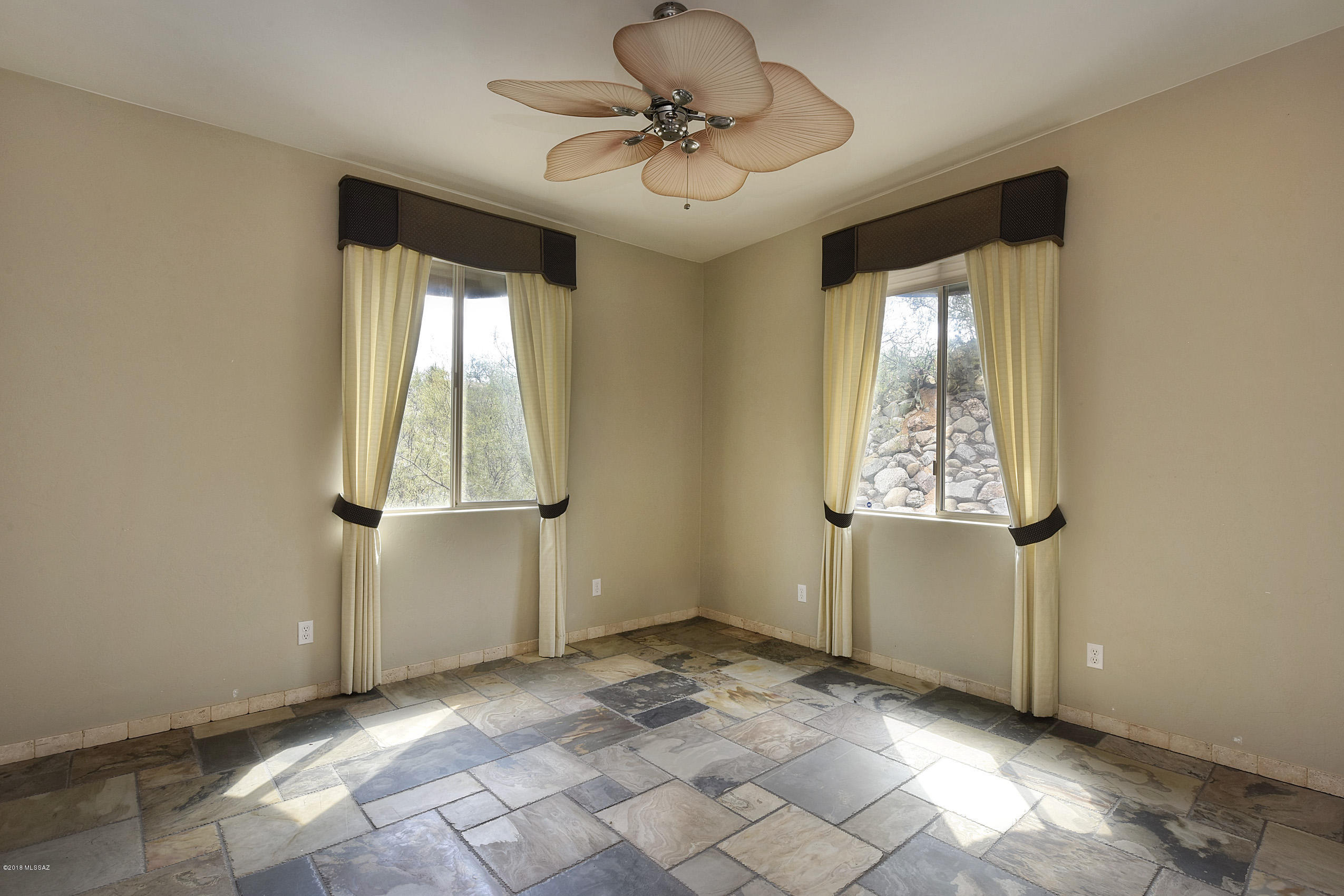 14255 N Lago Del Oro Parkway