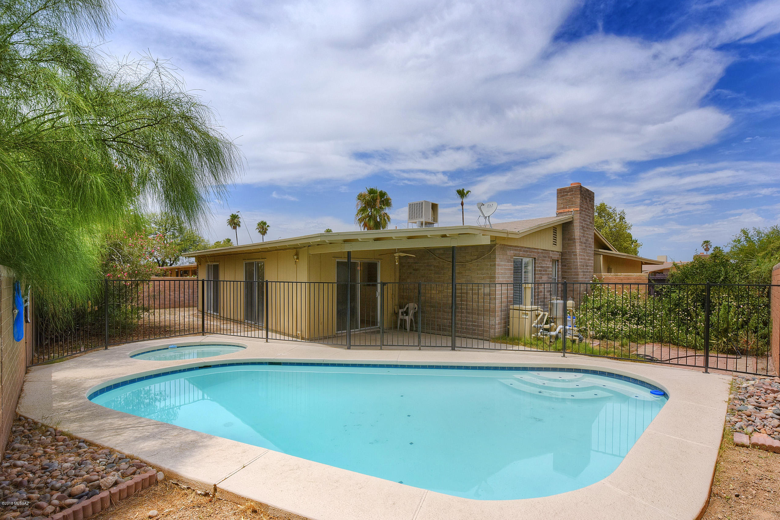 3771 W Raintree Drive
