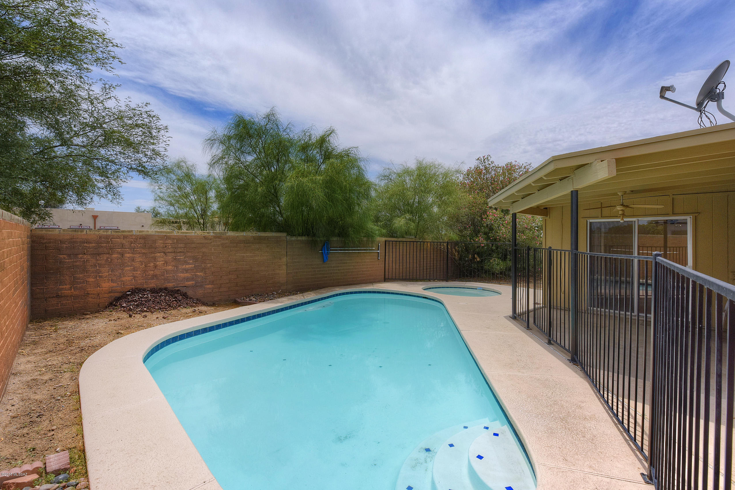 3771 W Raintree Drive