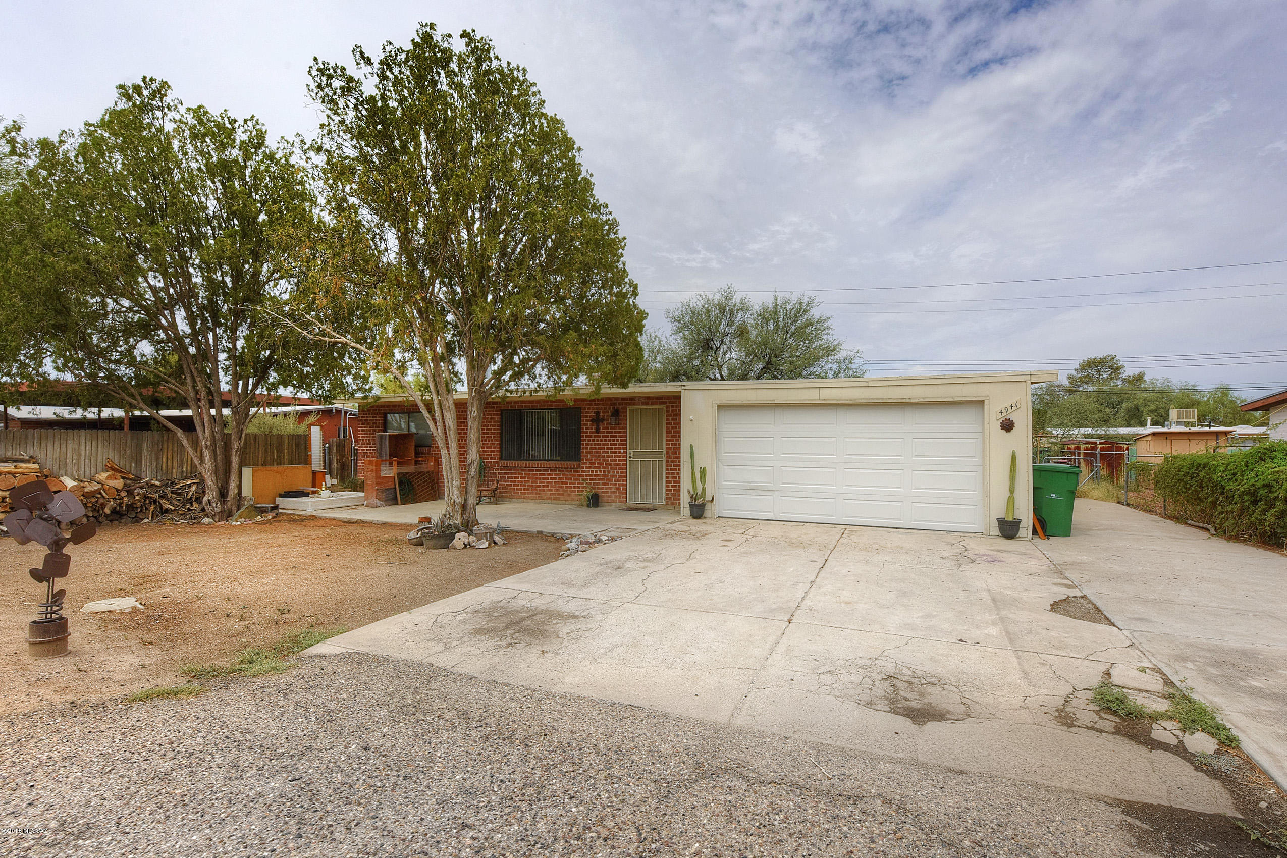 4941 N Plane Avenue