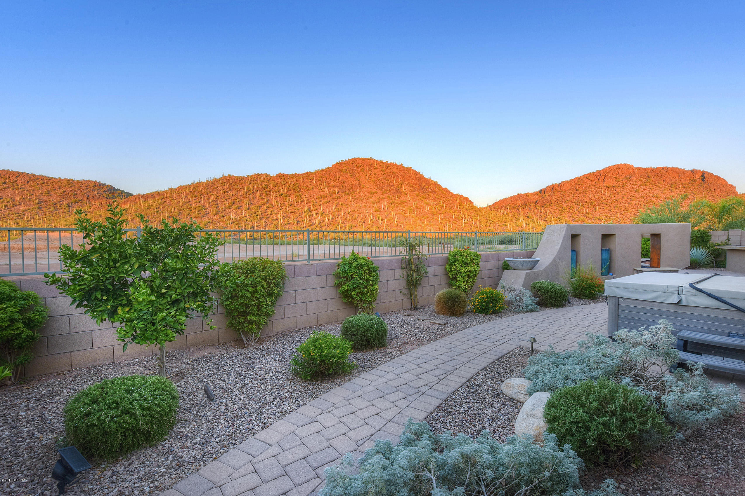 9690 N Saguaro Breeze Way