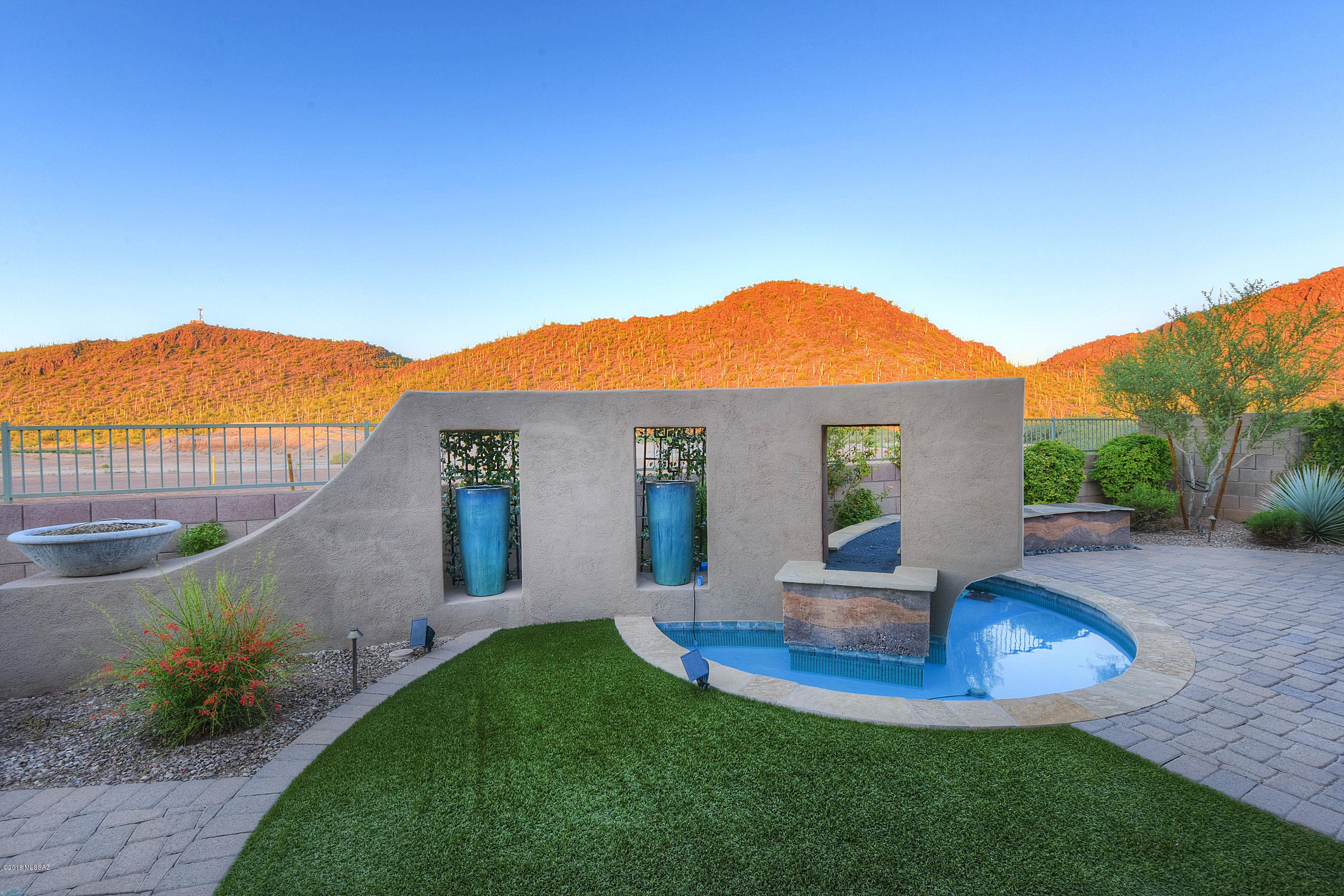9690 N Saguaro Breeze Way