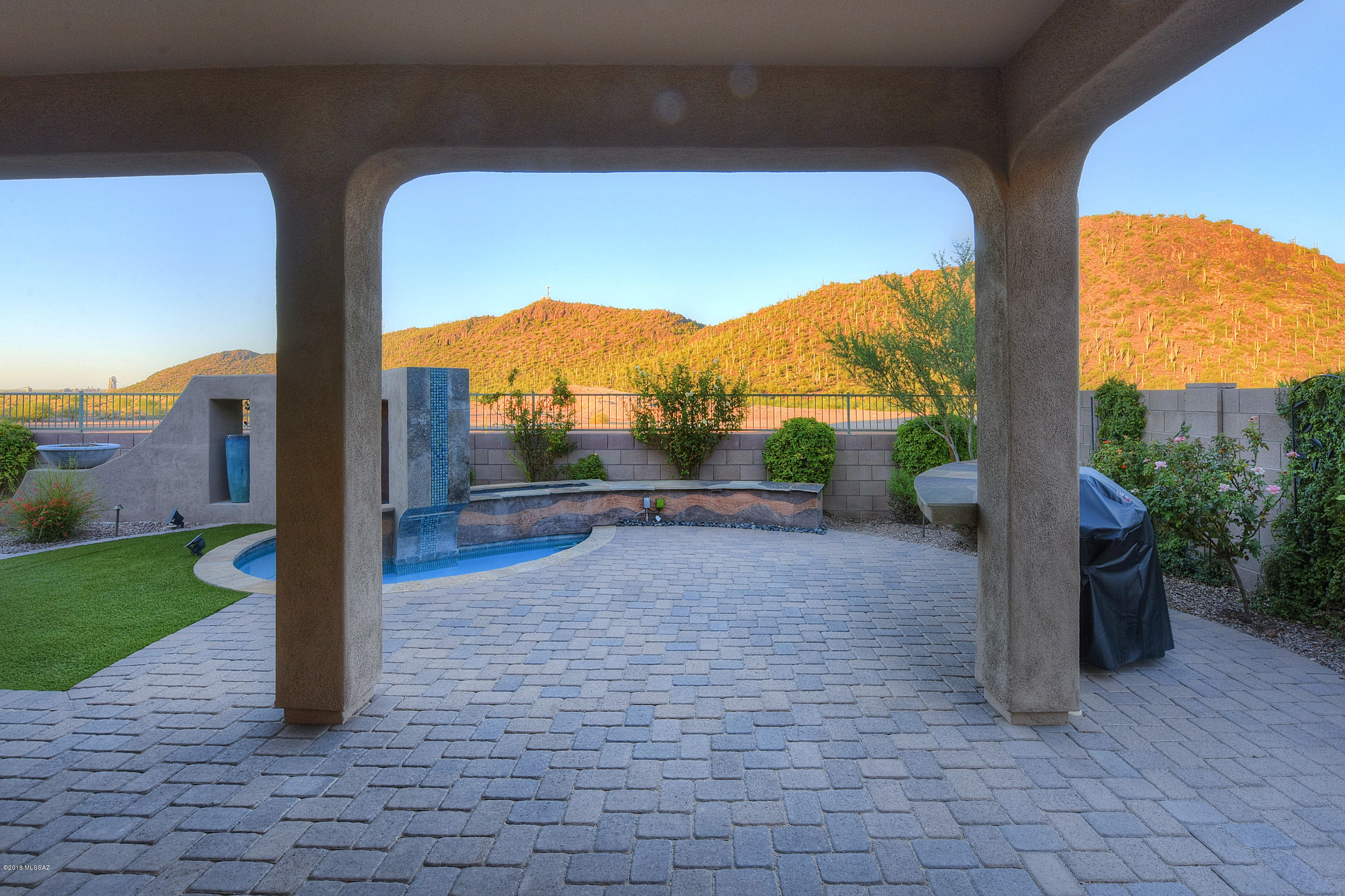 9690 N Saguaro Breeze Way