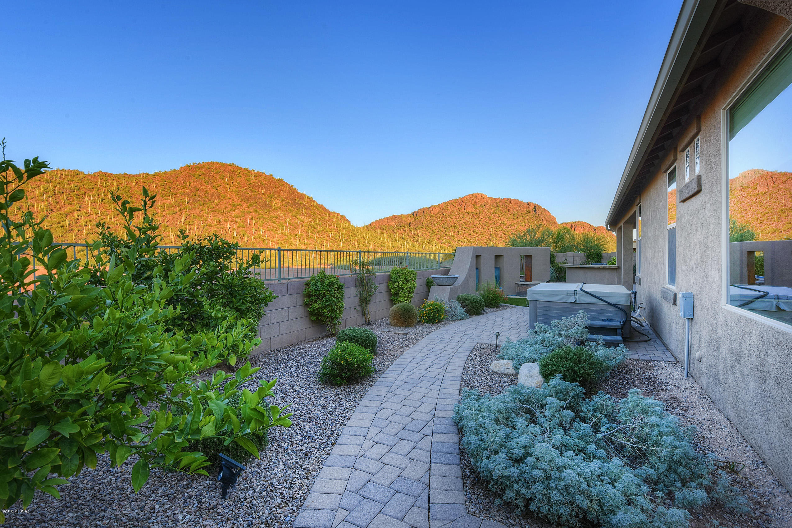 9690 N Saguaro Breeze Way