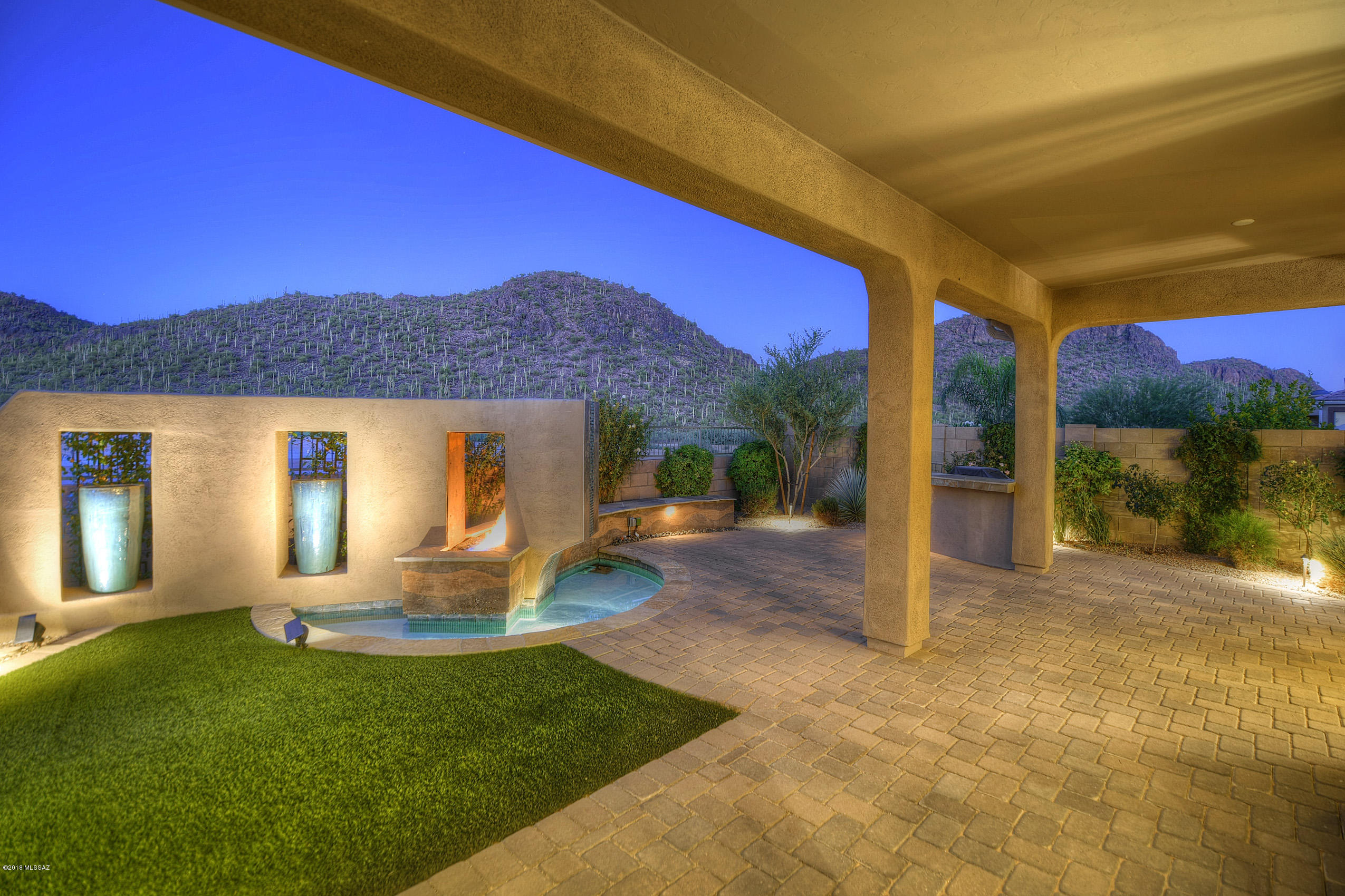 9690 N Saguaro Breeze Way