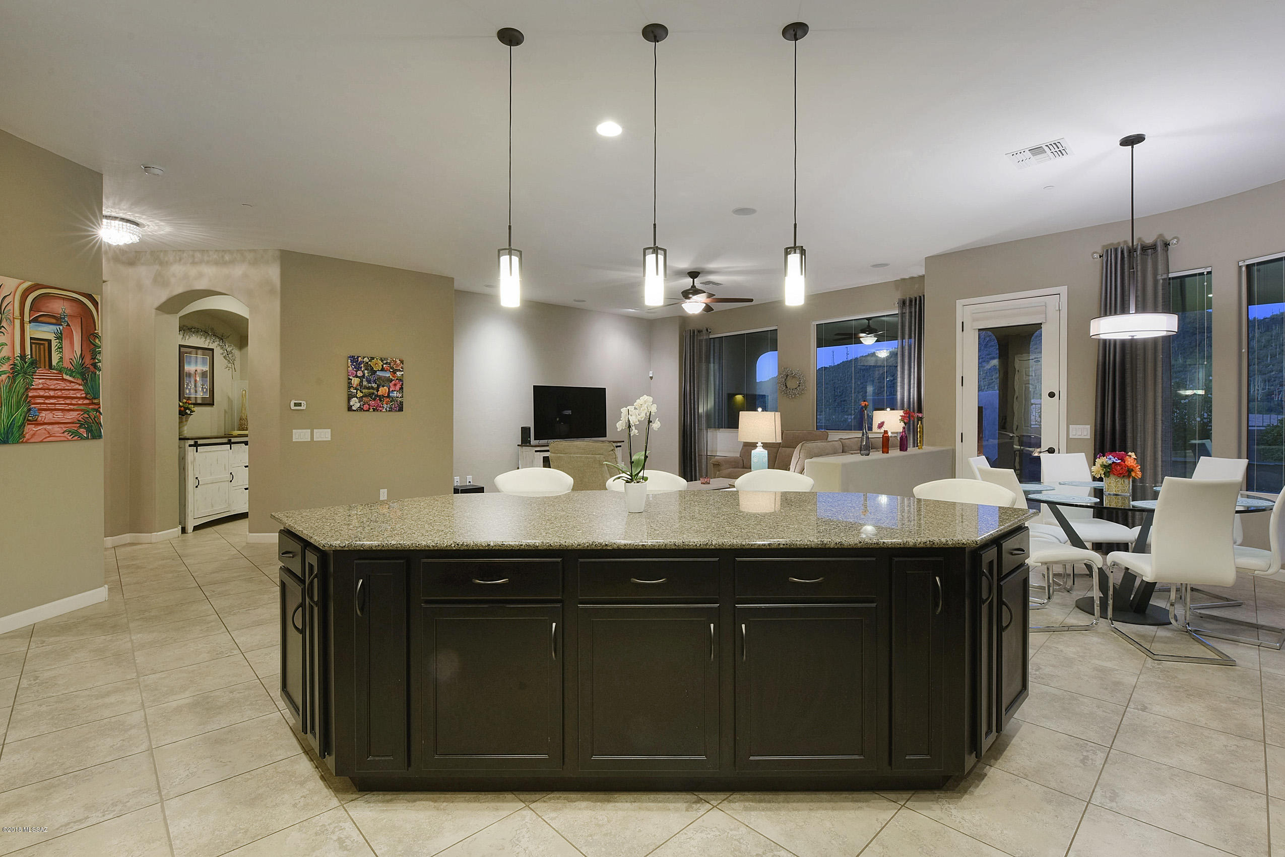 9690 N Saguaro Breeze Way
