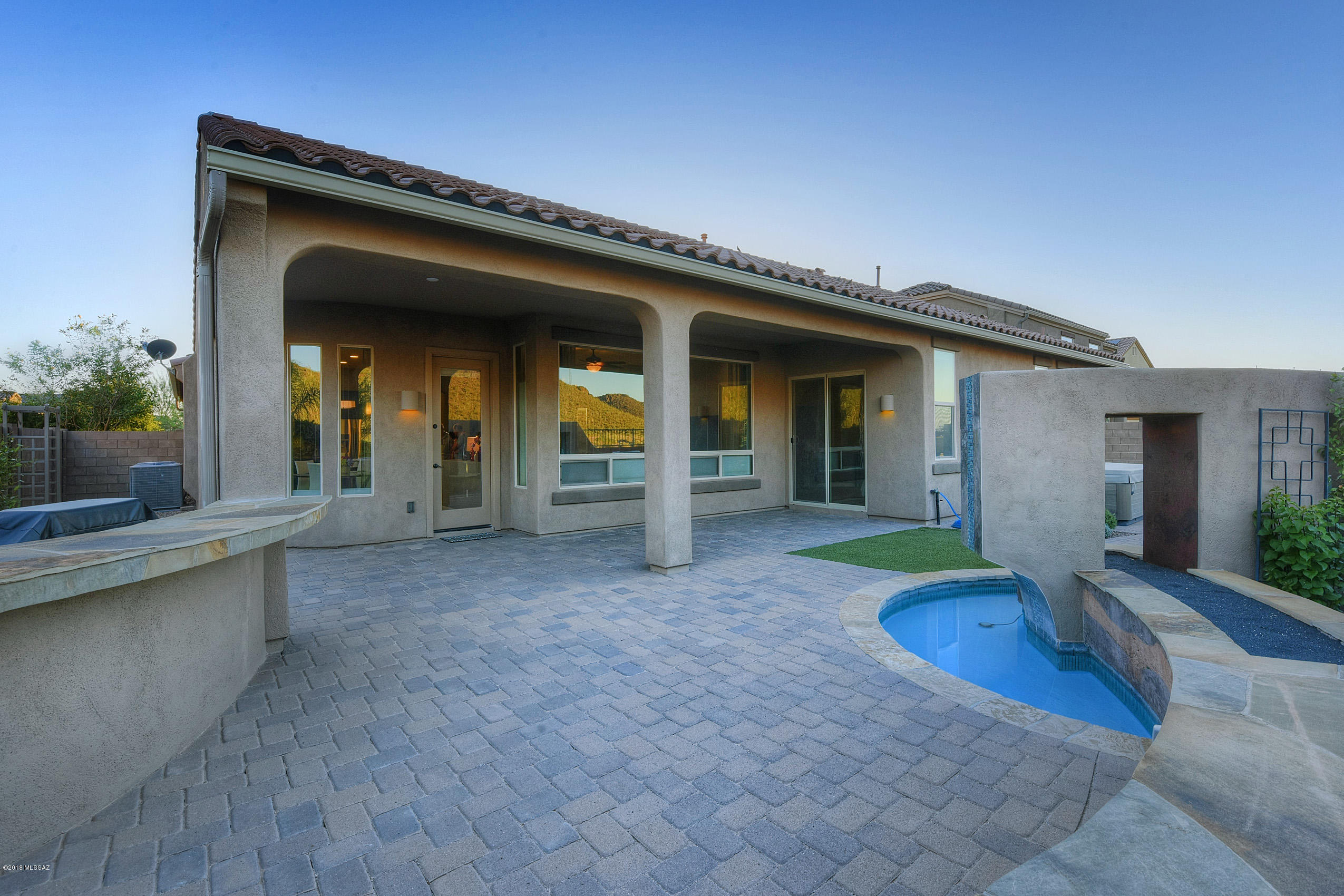9690 N Saguaro Breeze Way