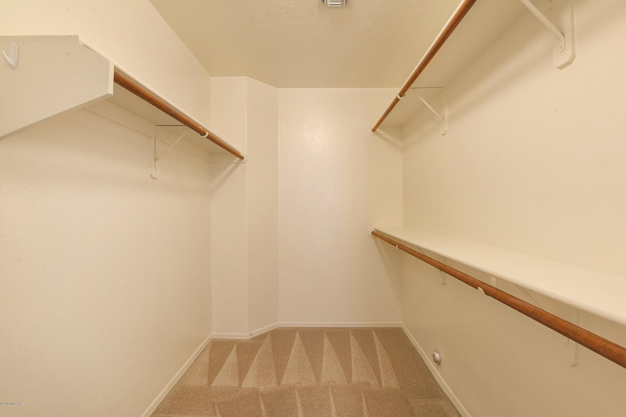 354 E Camino Lomas