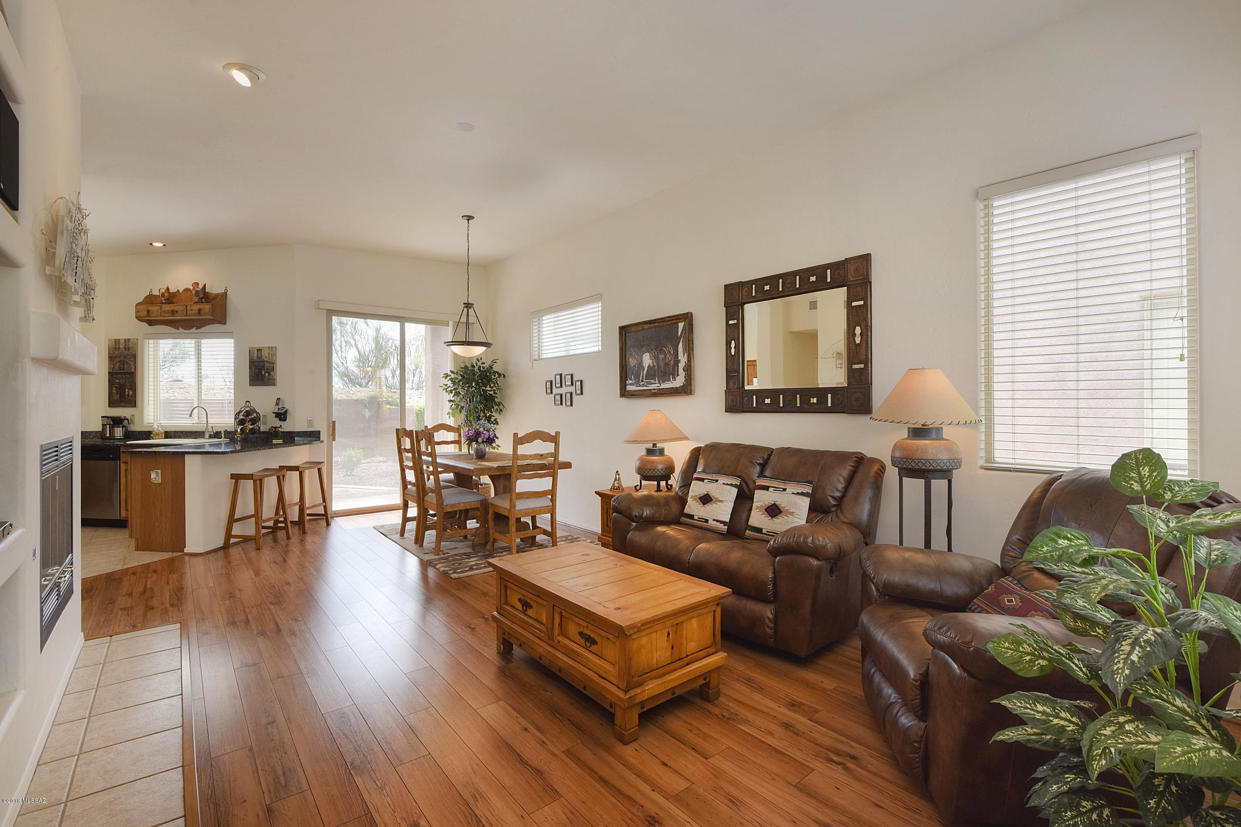 354 E Camino Lomas