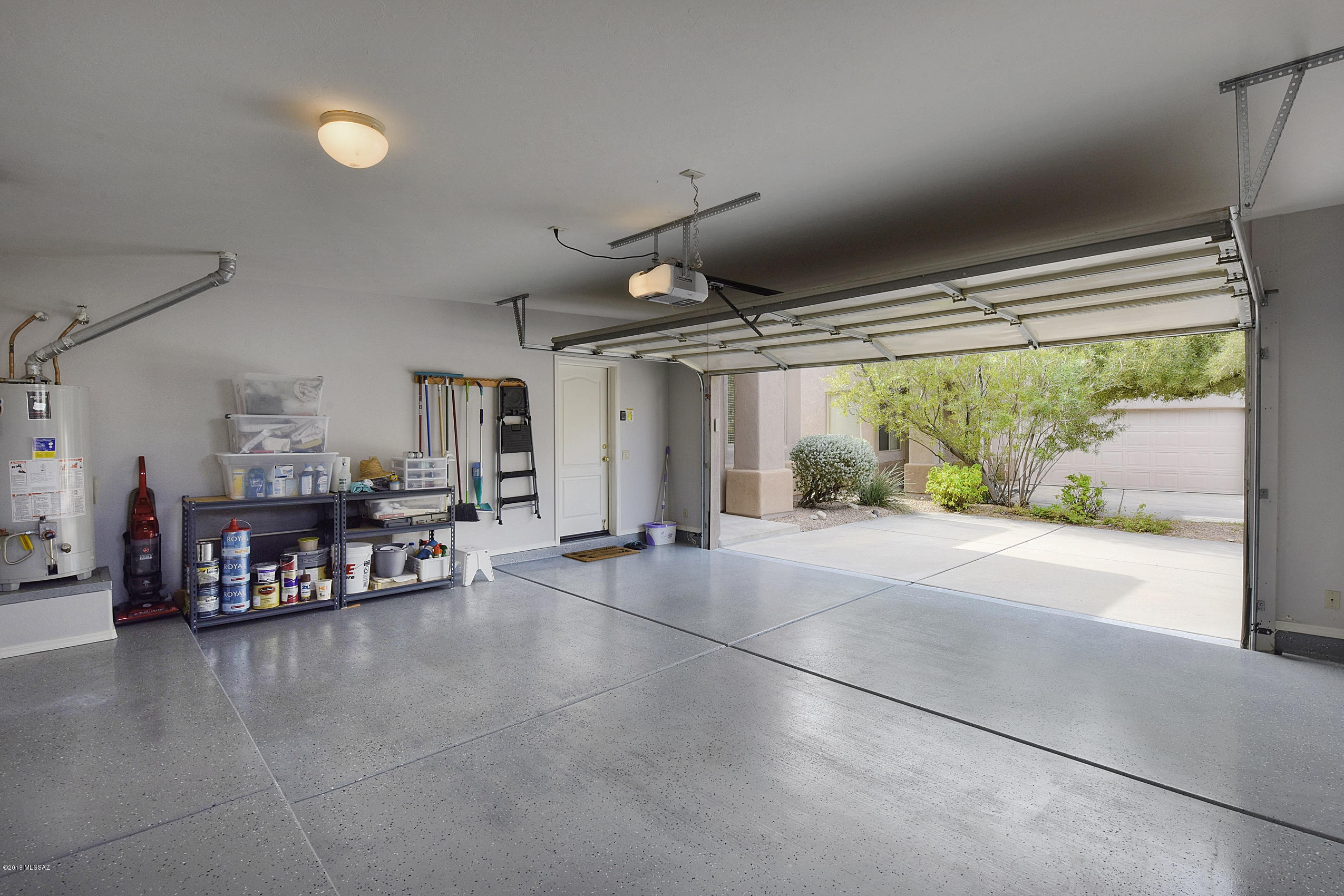 354 E Camino Lomas