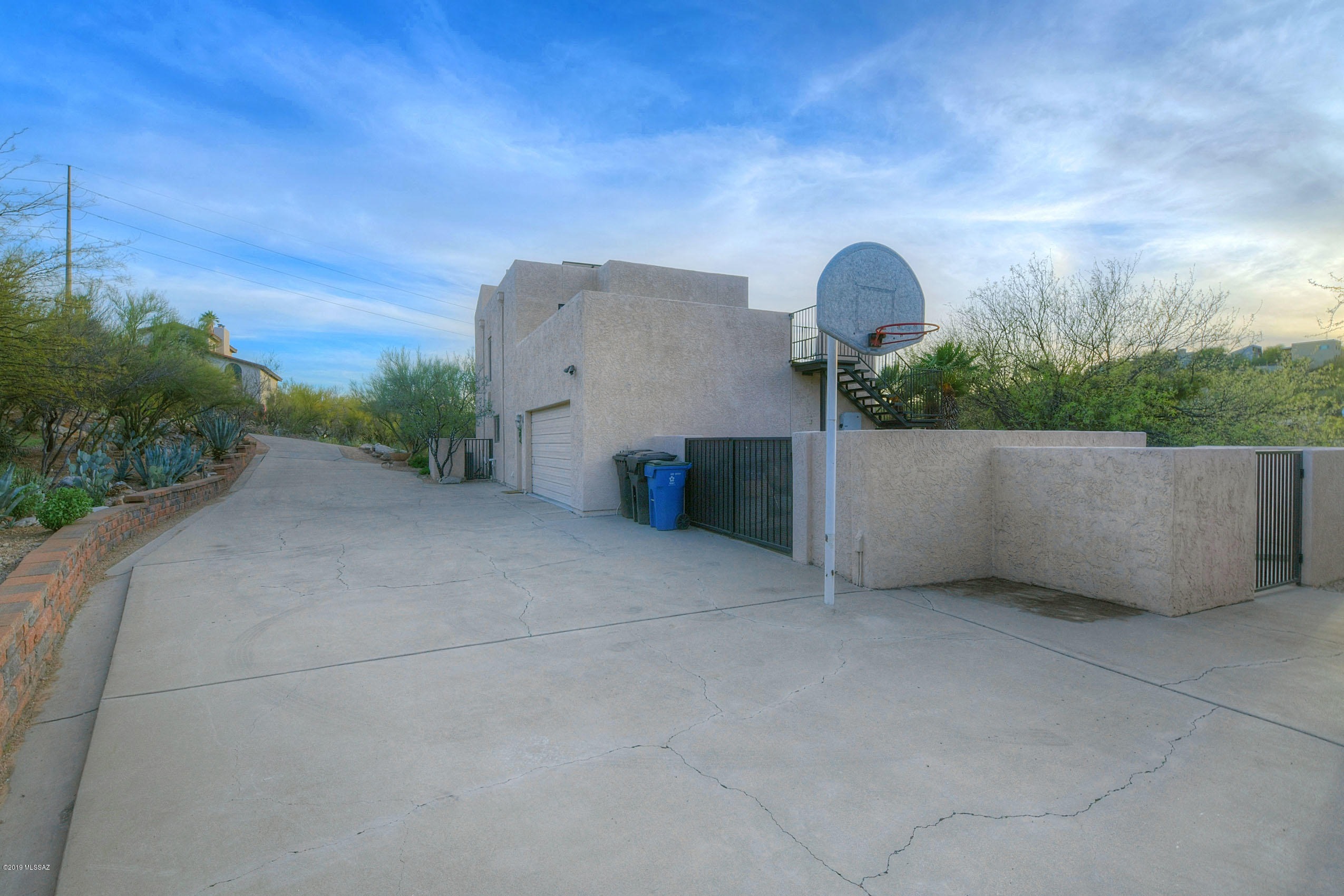 6239 E Placita Aurelia