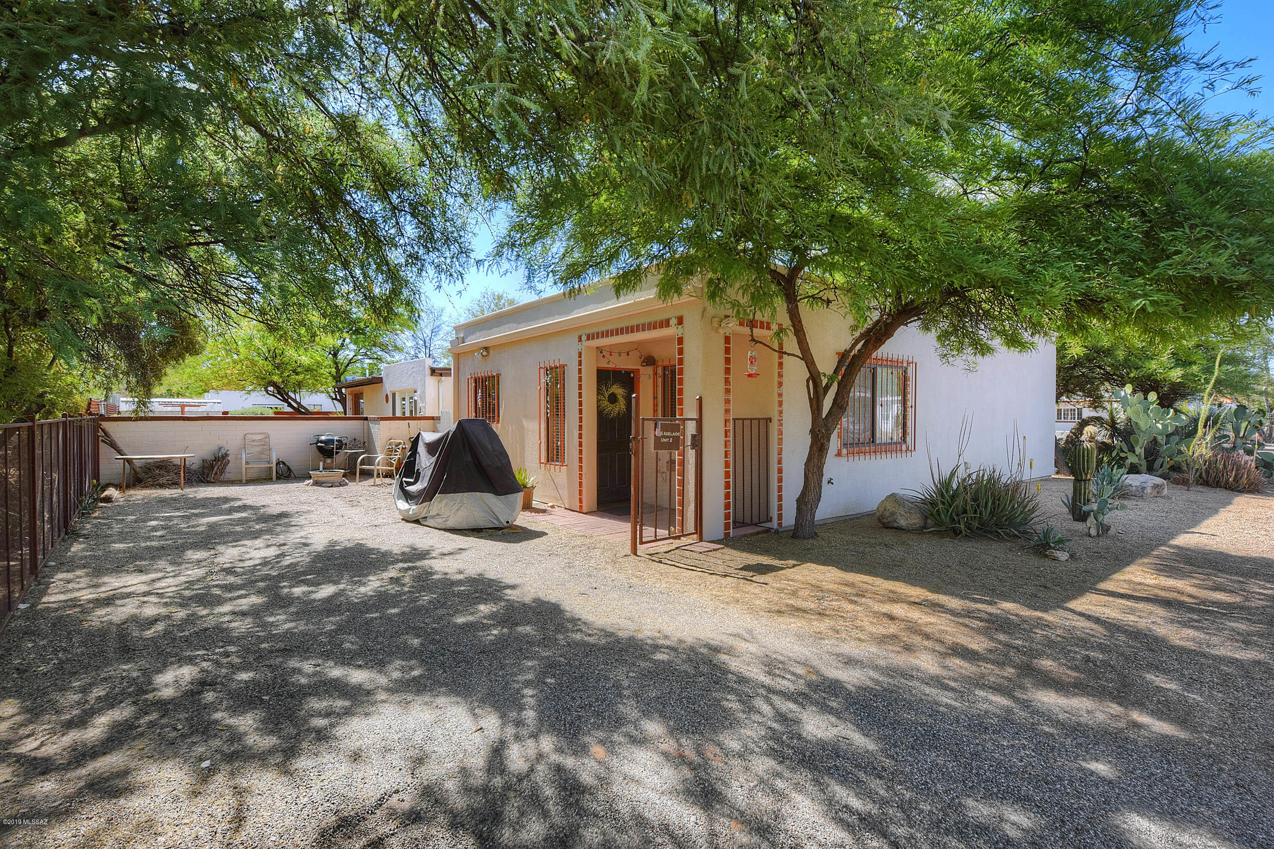 1526 E Adelaide Drive