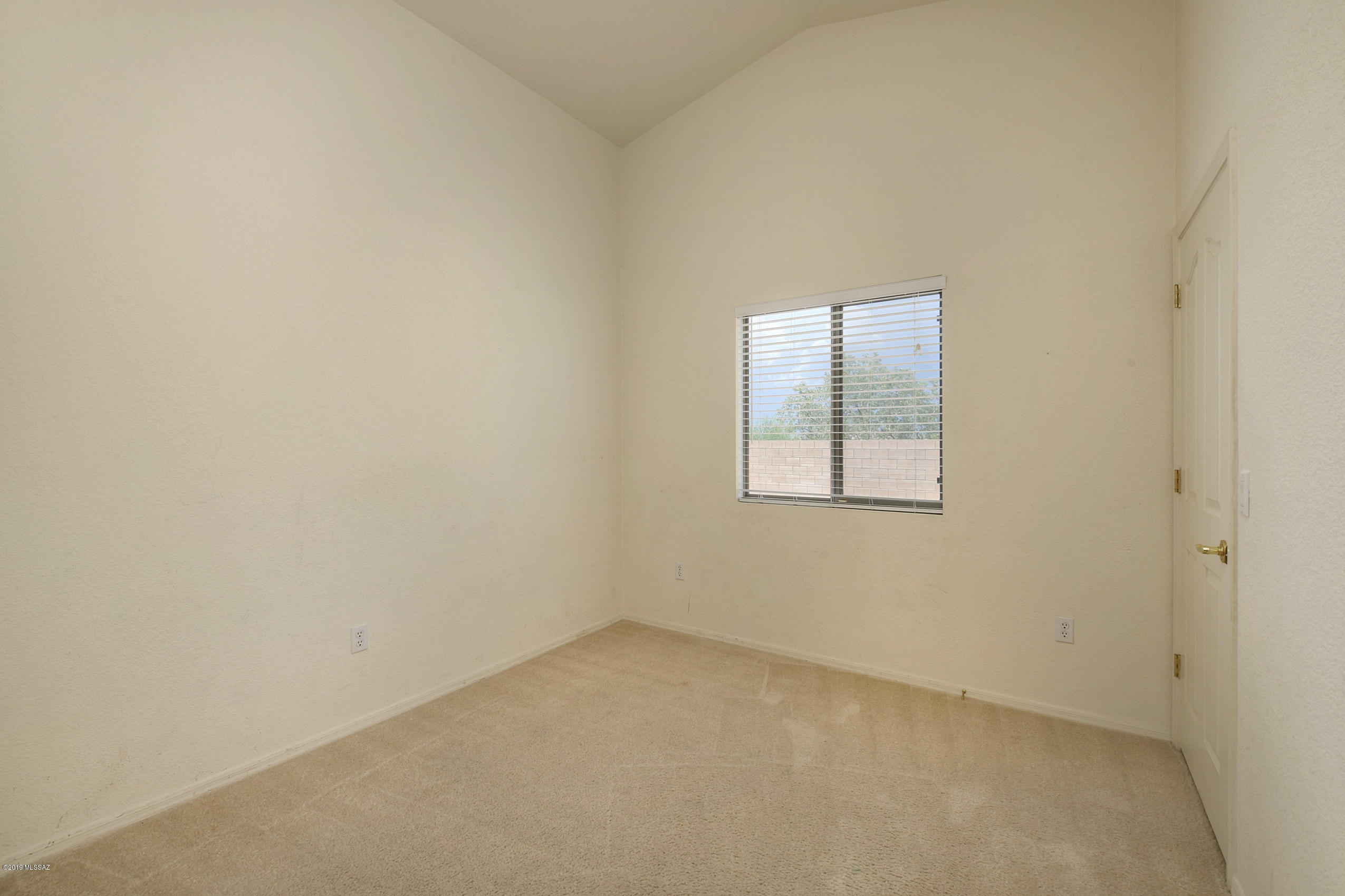 621 W Sulleys Place