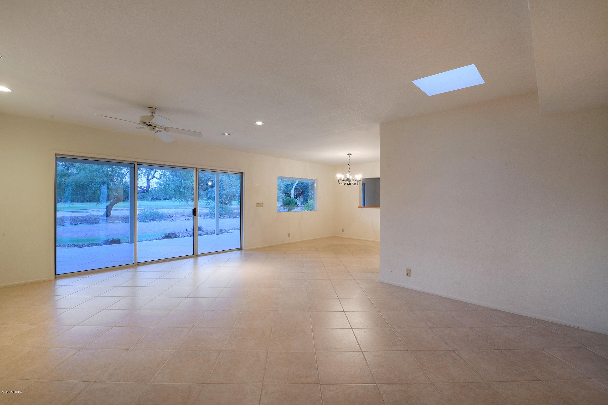 520 W Valle Del Oro Road