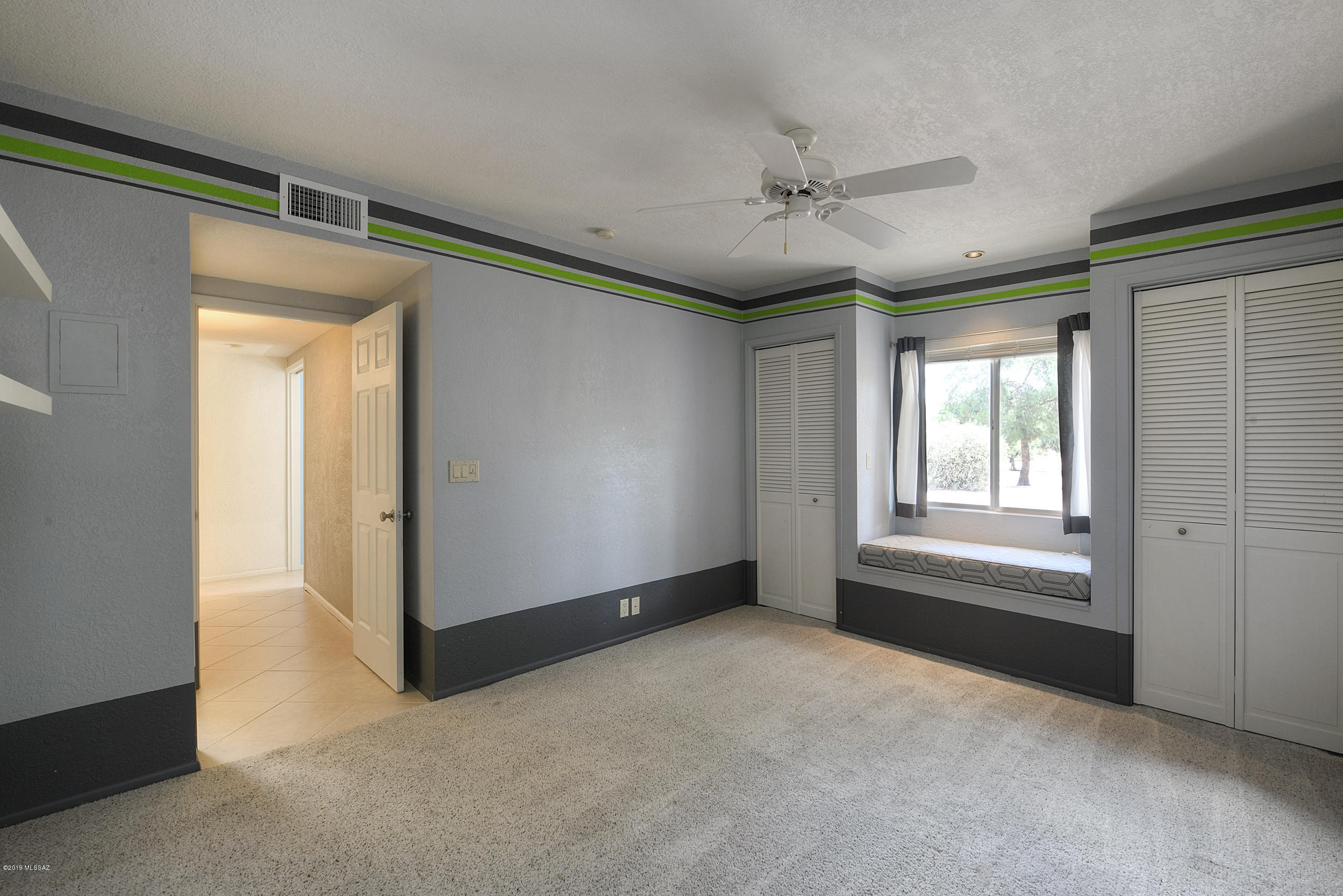520 W Valle Del Oro Road