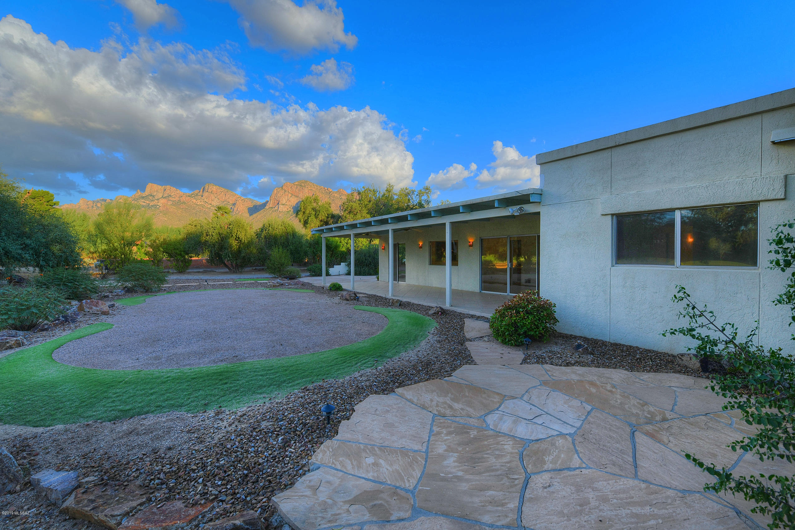 520 W Valle Del Oro Road