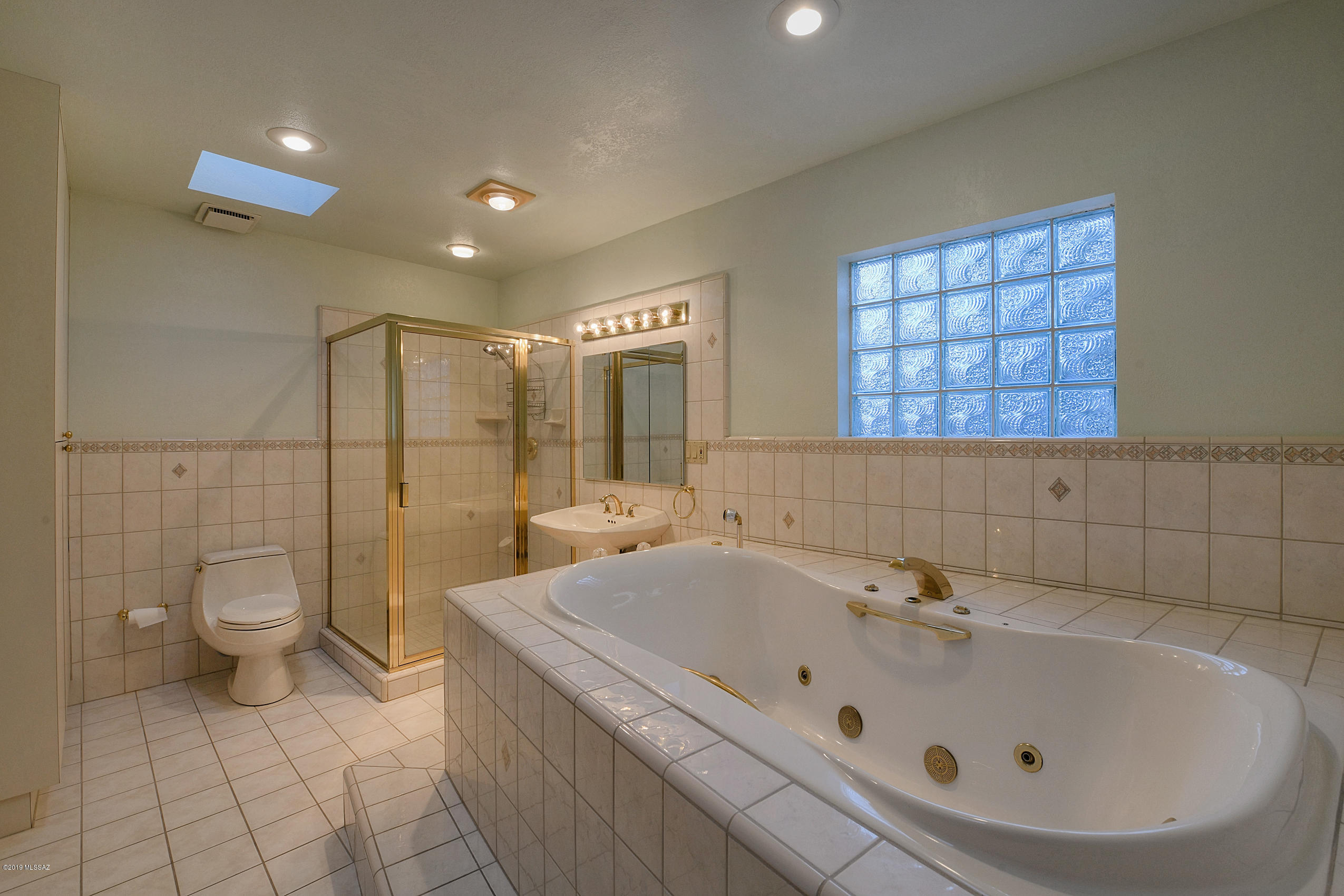 520 W Valle Del Oro Road