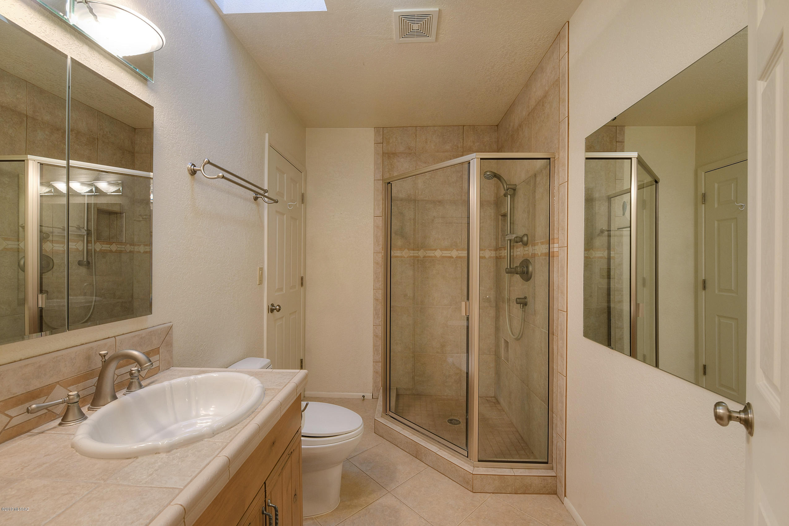520 W Valle Del Oro Road