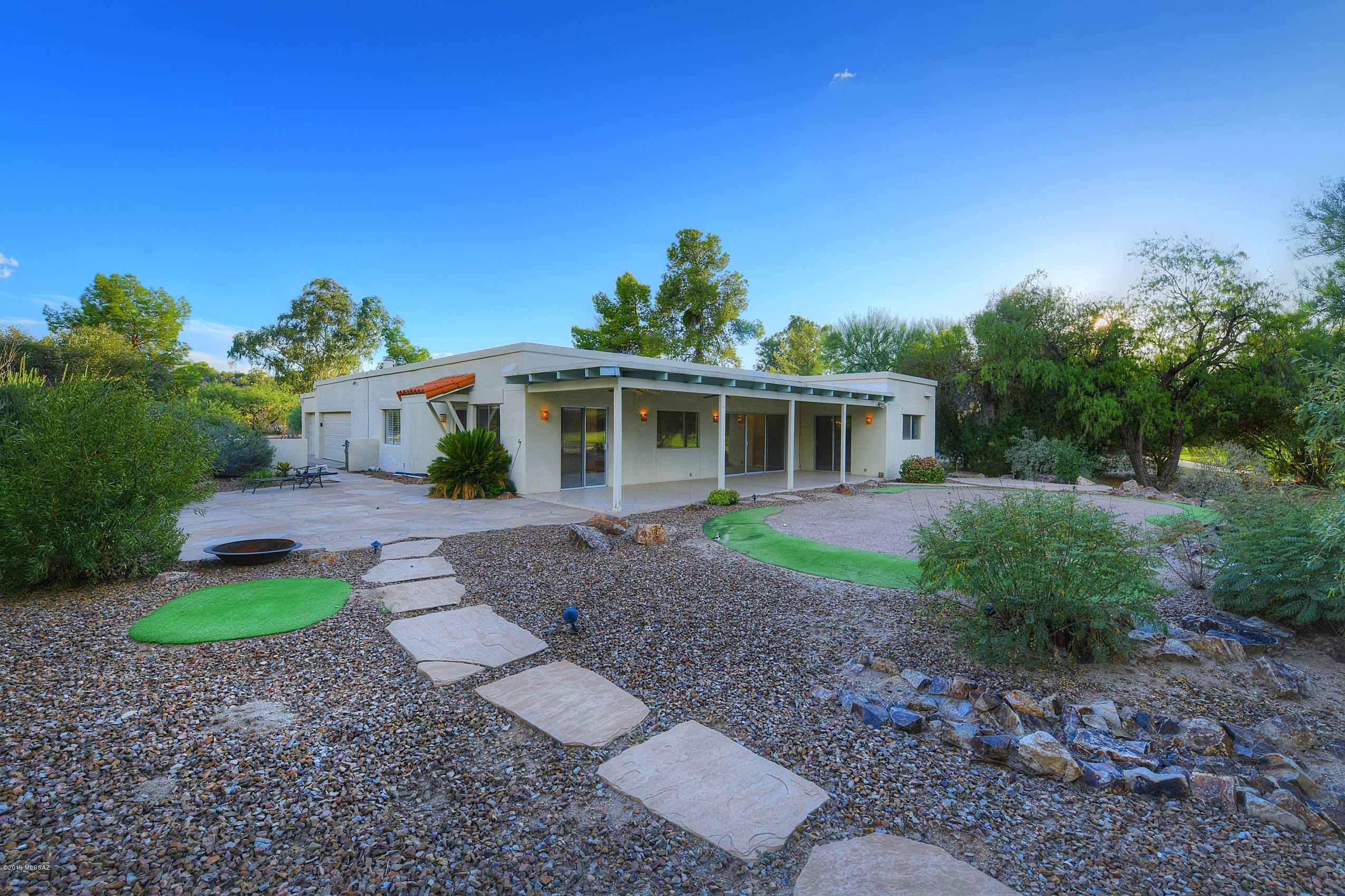 520 W Valle Del Oro Road