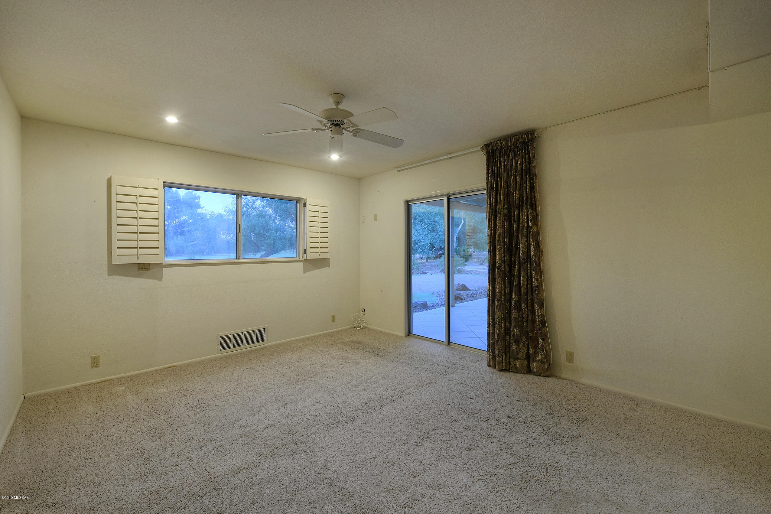 520 W Valle Del Oro Road