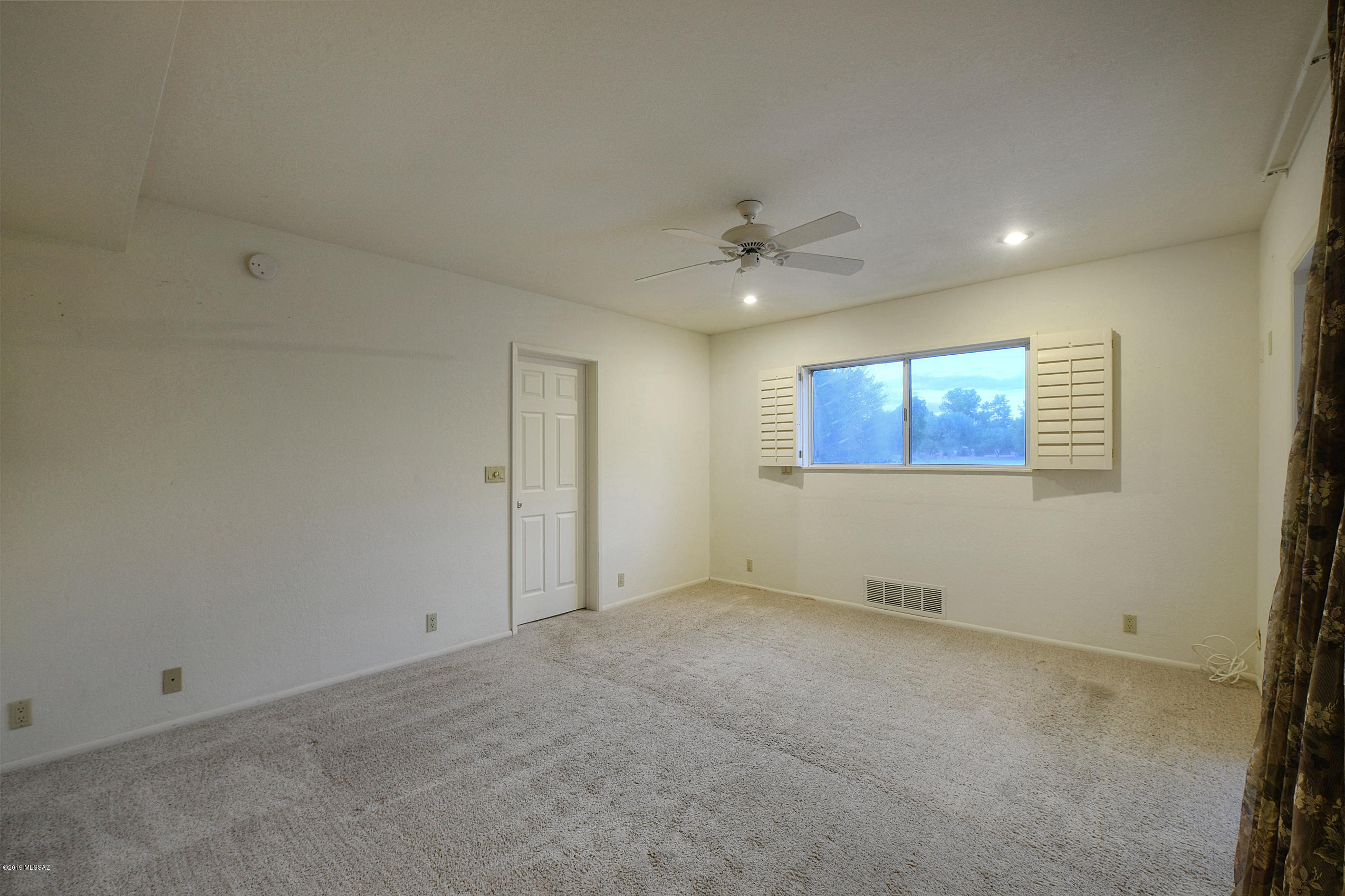520 W Valle Del Oro Road