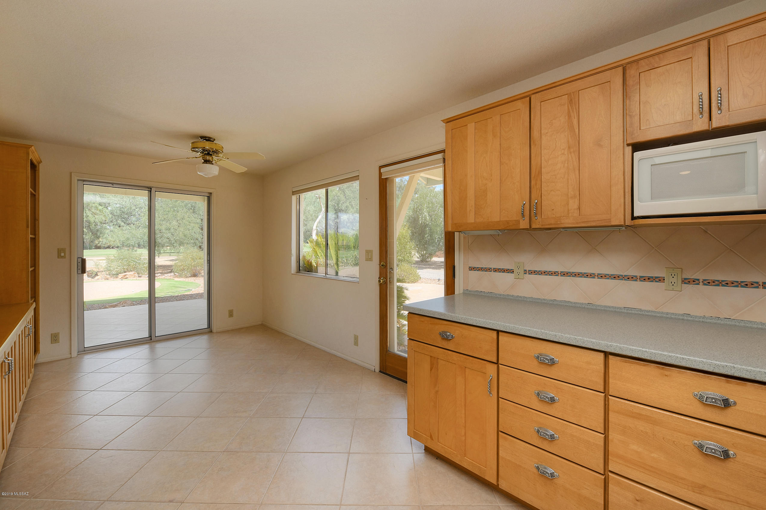 520 W Valle Del Oro Road