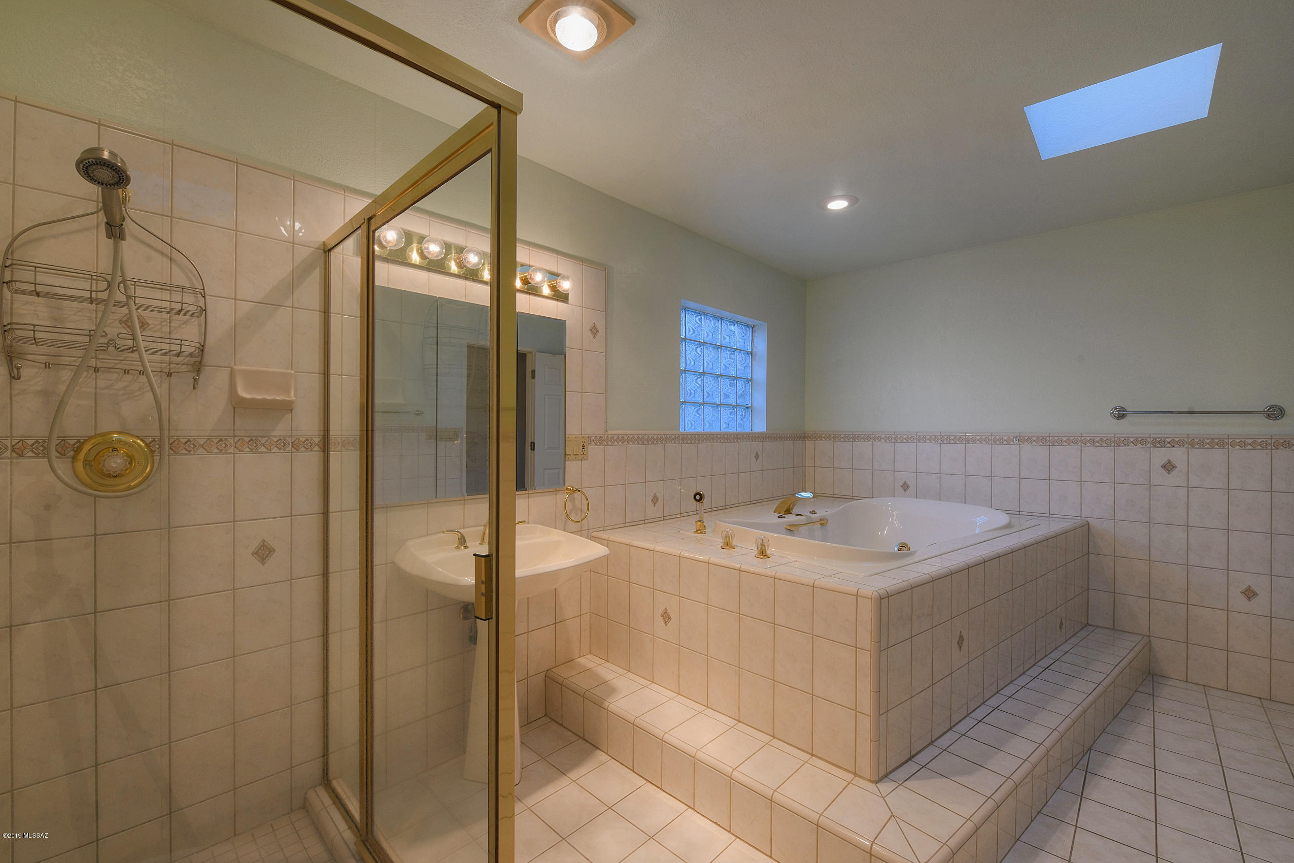 520 W Valle Del Oro Road