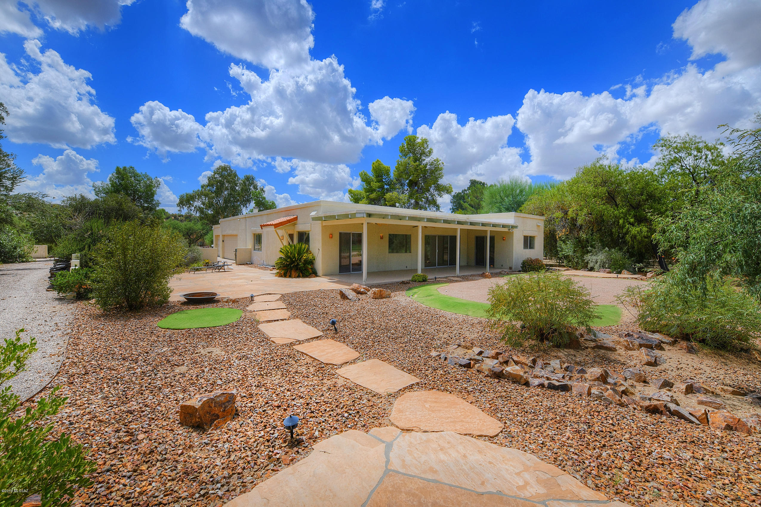 520 W Valle Del Oro Road