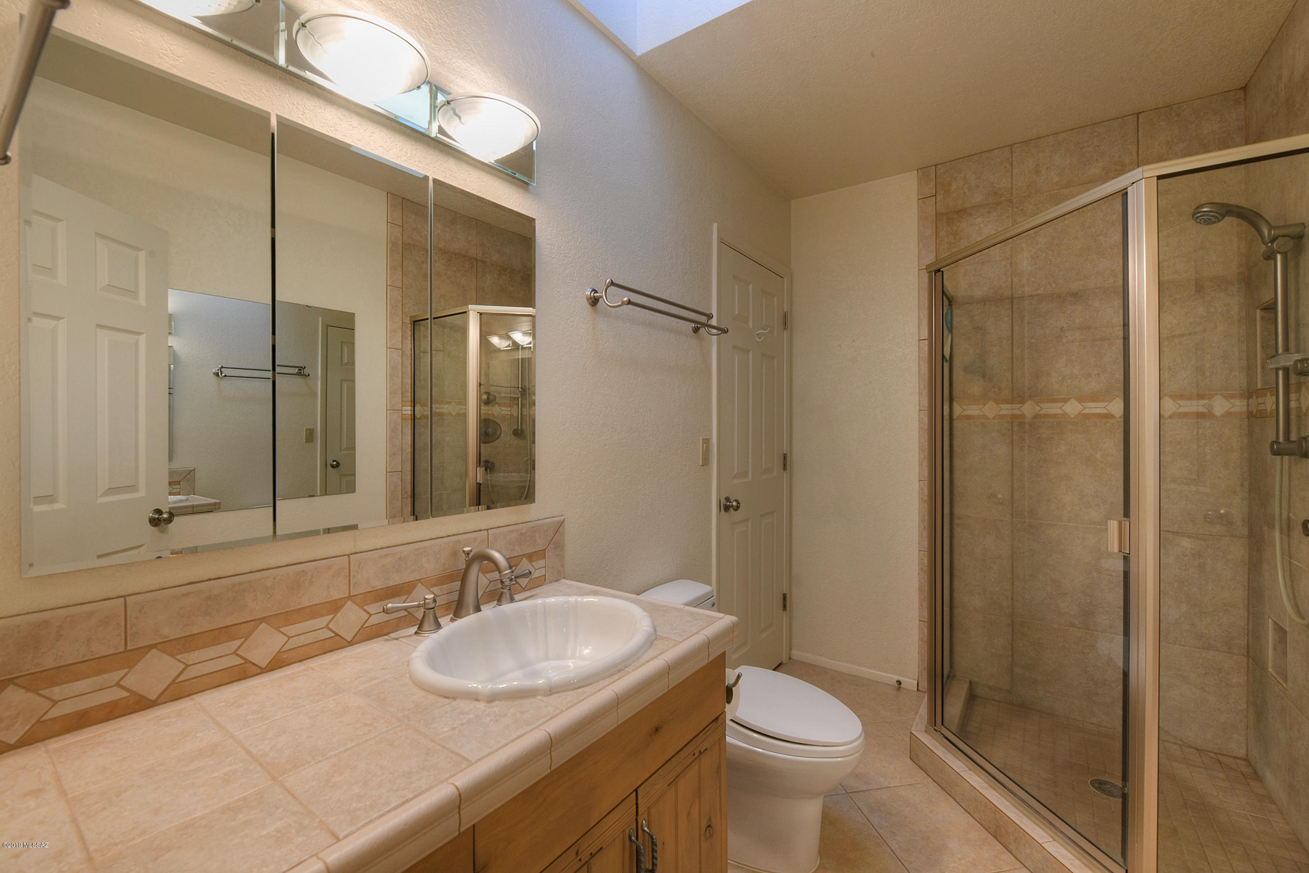 520 W Valle Del Oro Road