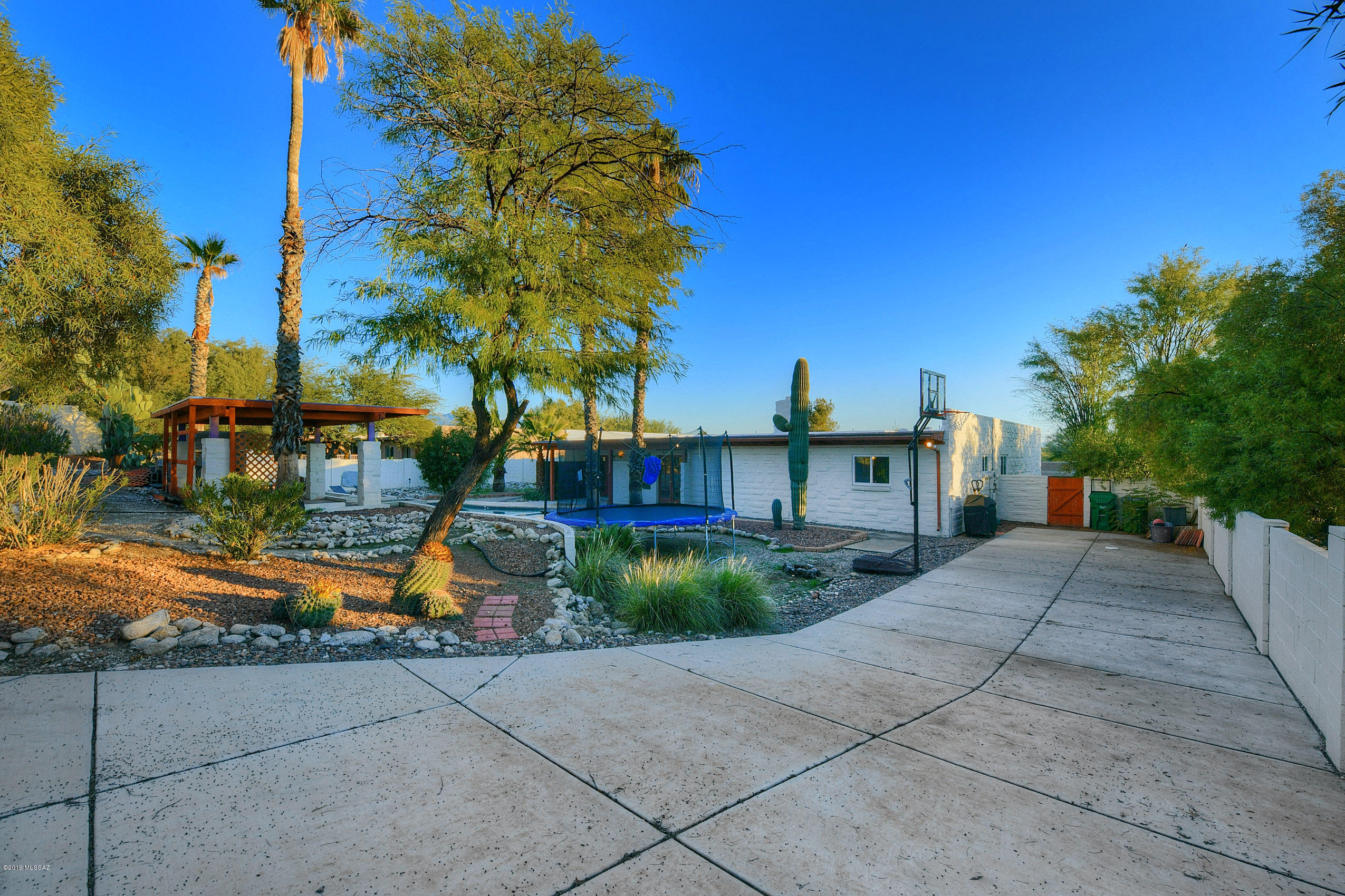 7921 E Presidio Road