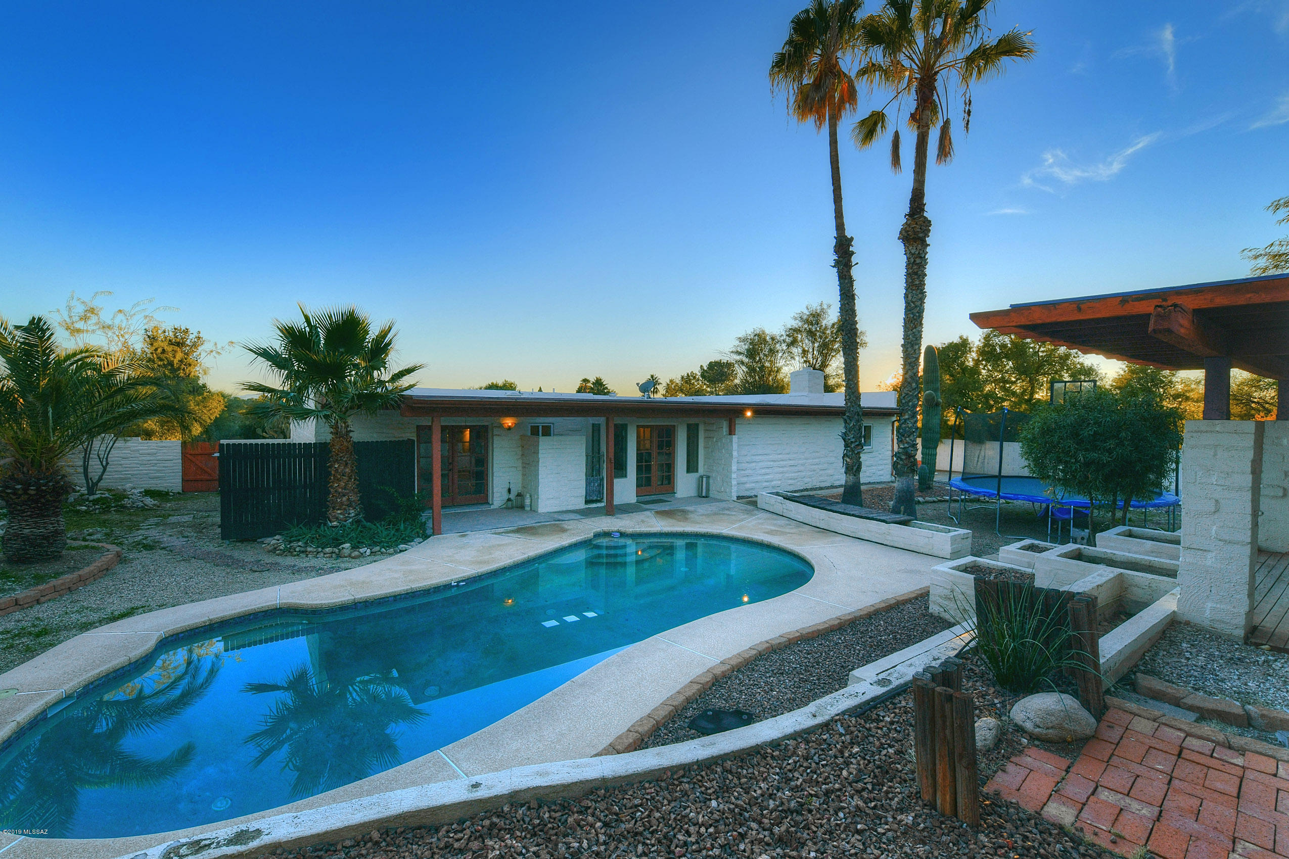 7921 E Presidio Road
