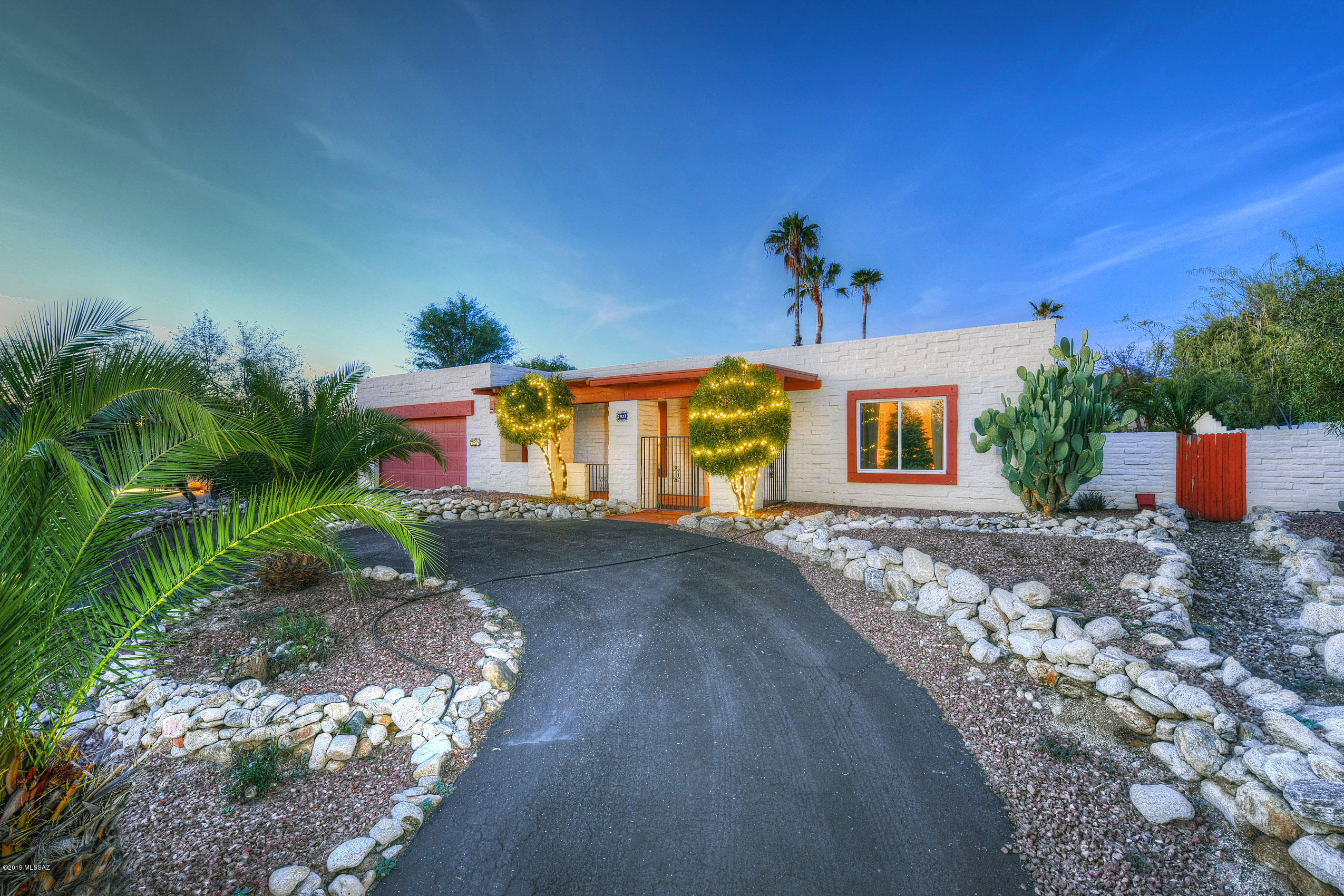 7921 E Presidio Road