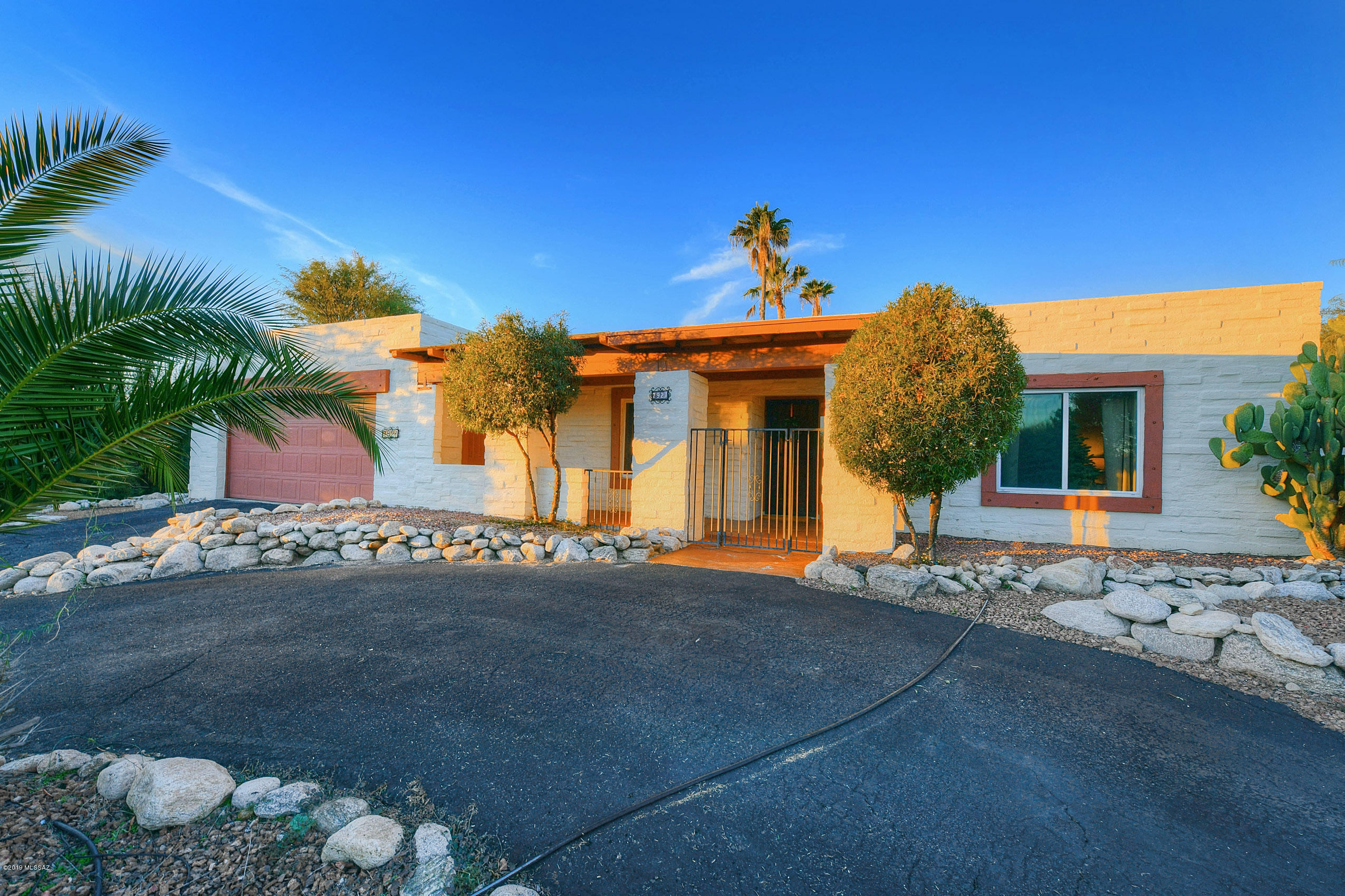 7921 E Presidio Road