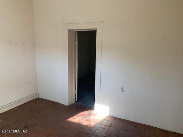 511 S Meyer Avenue