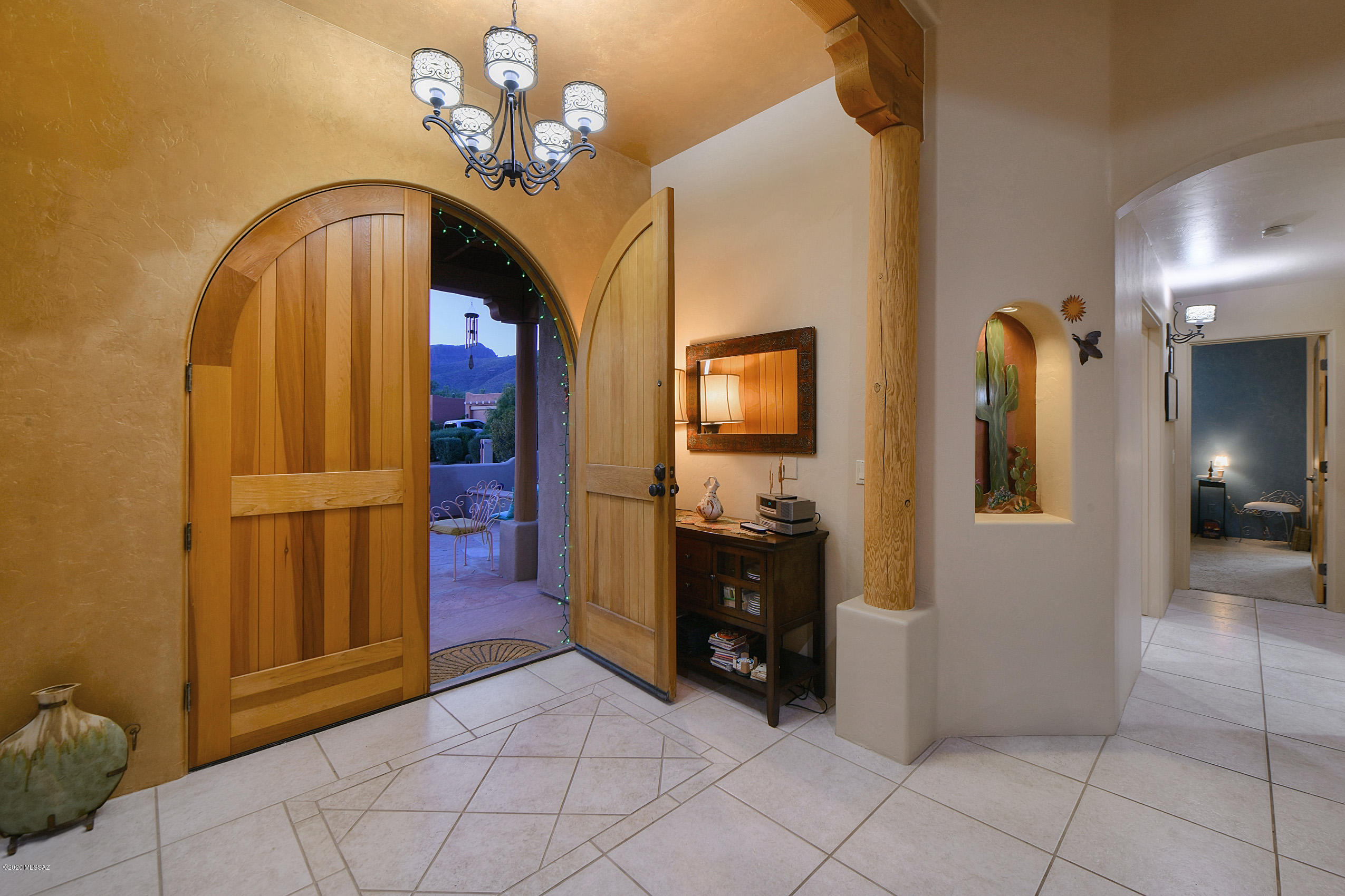 4464 N Placita Coahuila