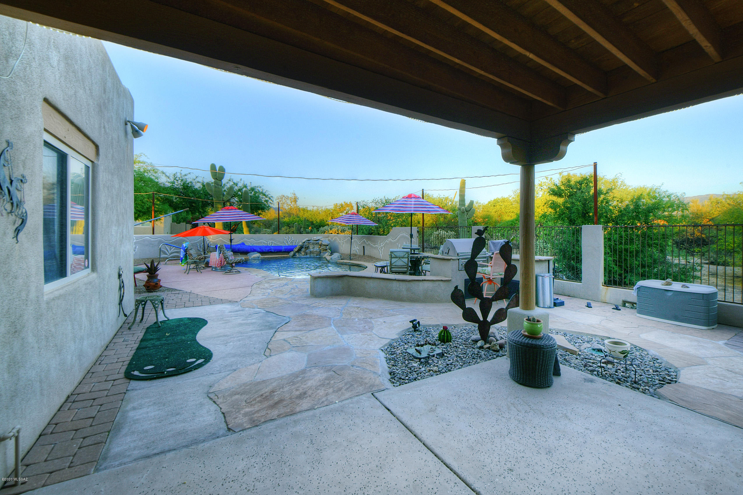 4464 N Placita Coahuila