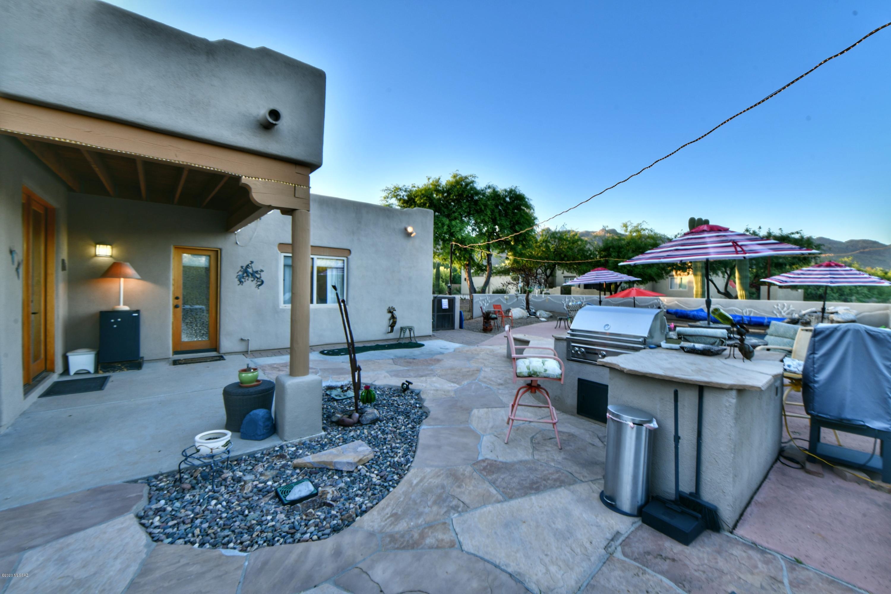 4464 N Placita Coahuila