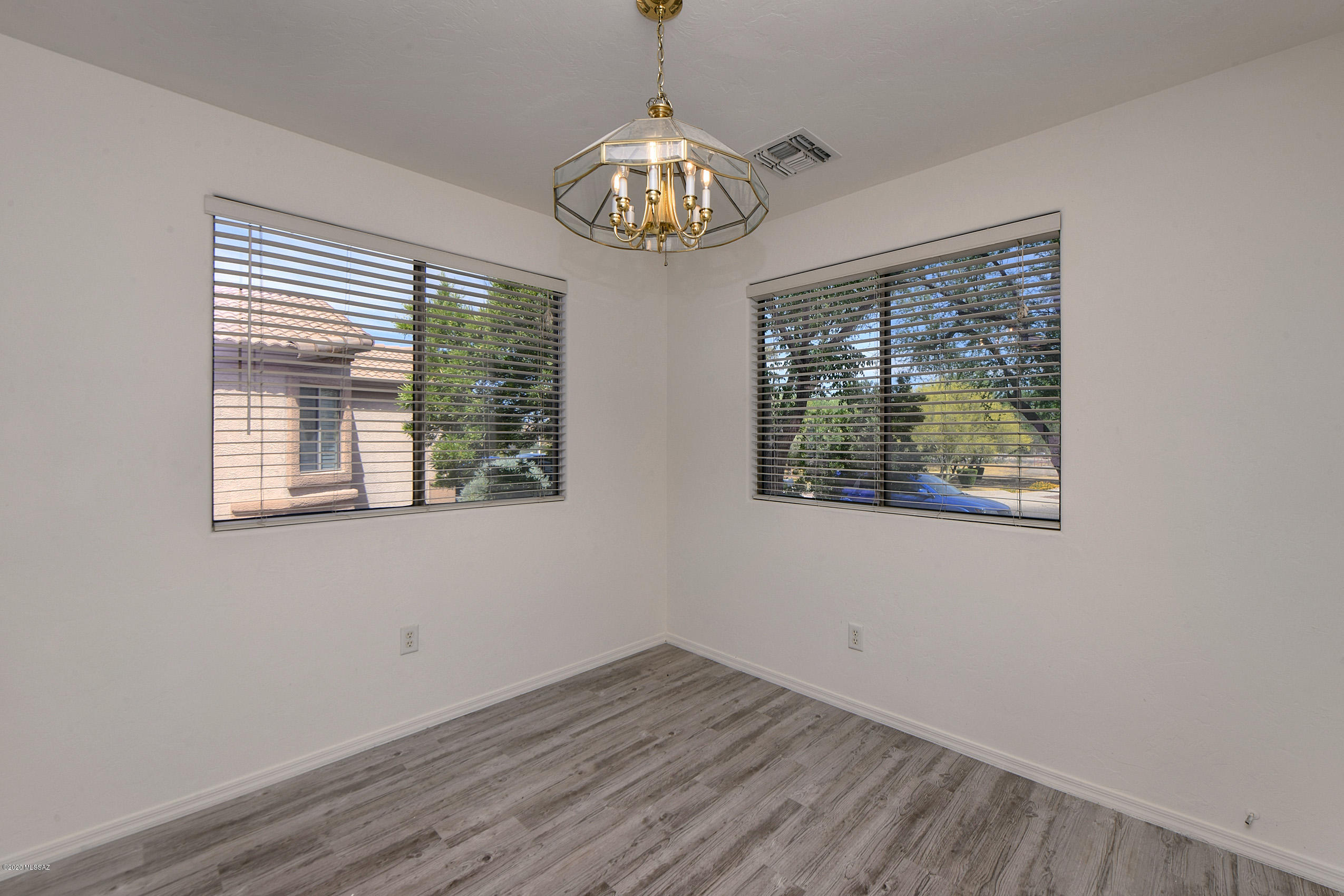 8492 E Sarnoff Ridge Loop