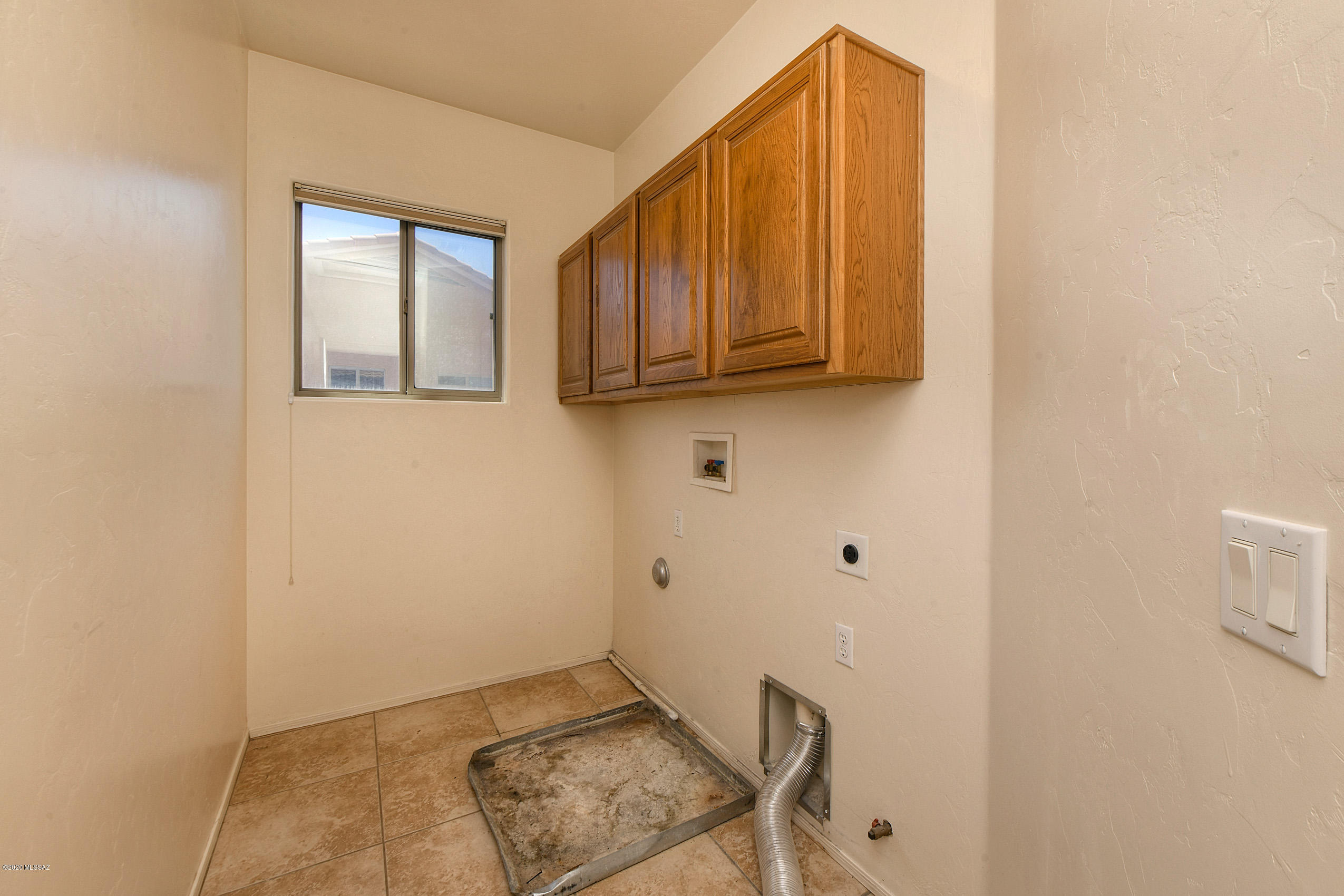 8262 S Camino Serpe