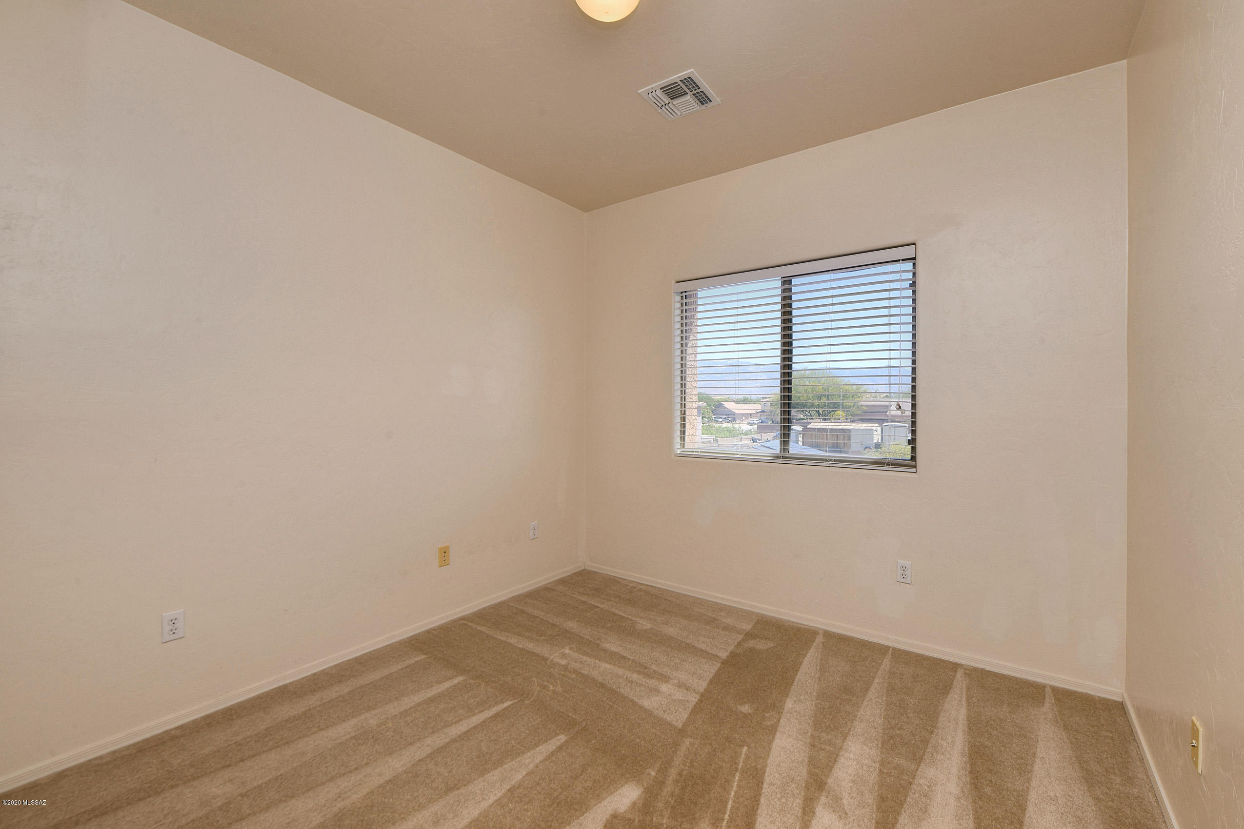 8262 S Camino Serpe
